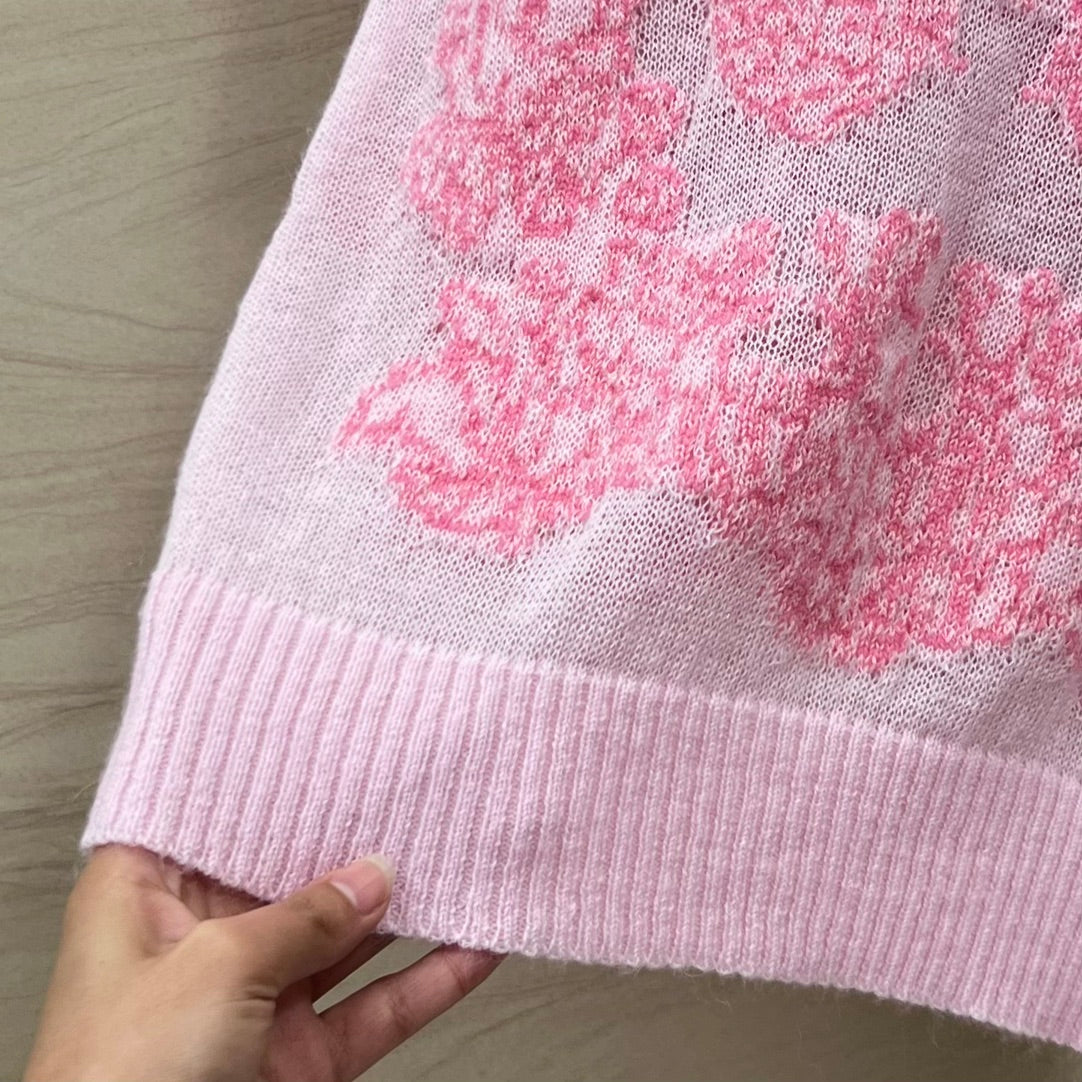 迪D家-2403 24早春新品重工蝴蝶花卉刺繡羊絨針織短袖上衣 粉色