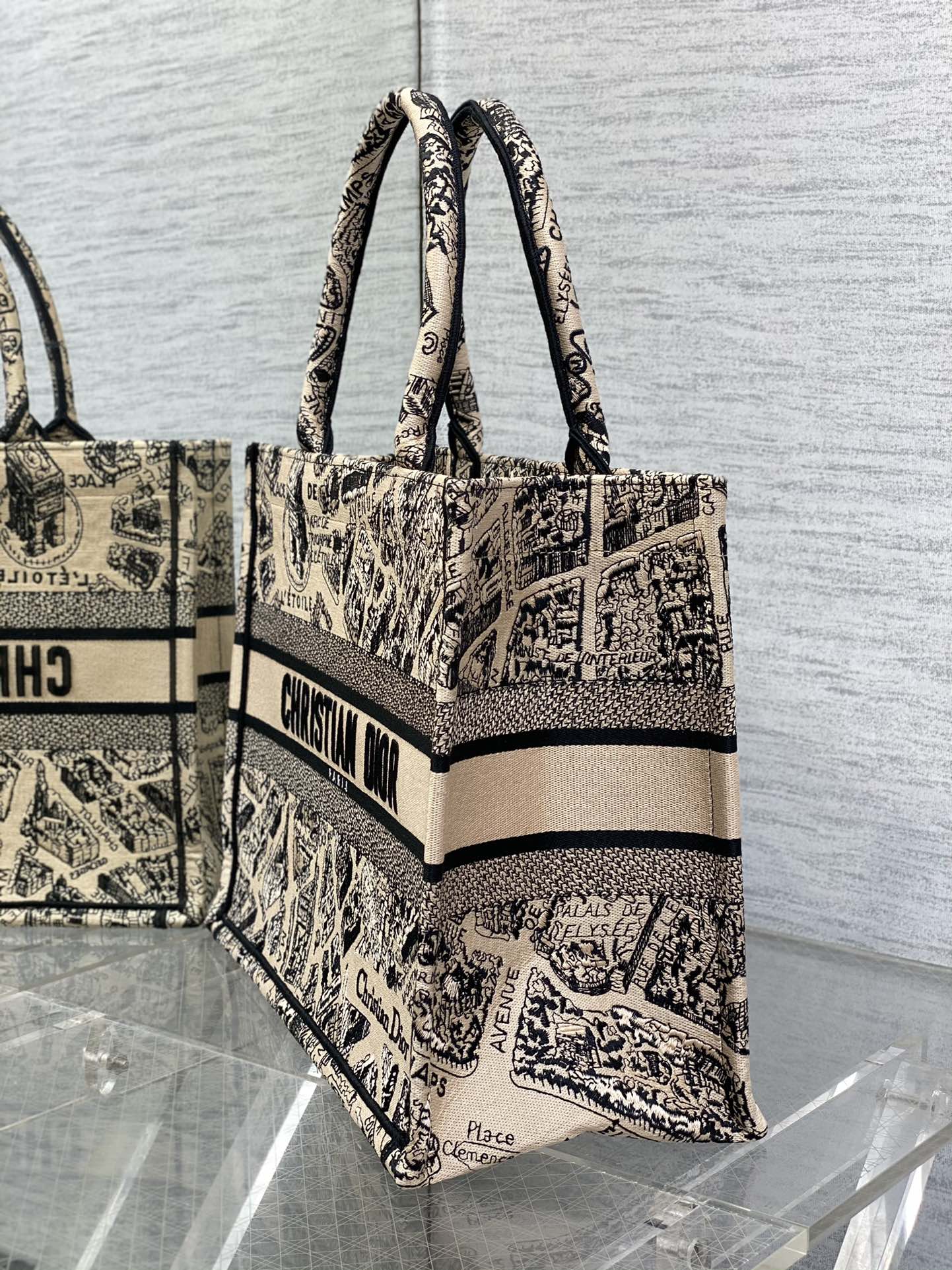 迪D家-Book Tote 2023春夏系列 巴黎地圖刺繡 米白色 中號