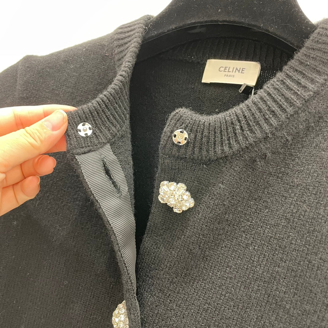 賽C家-2403 重工鑲鑽扣圓領針織衫 黑色