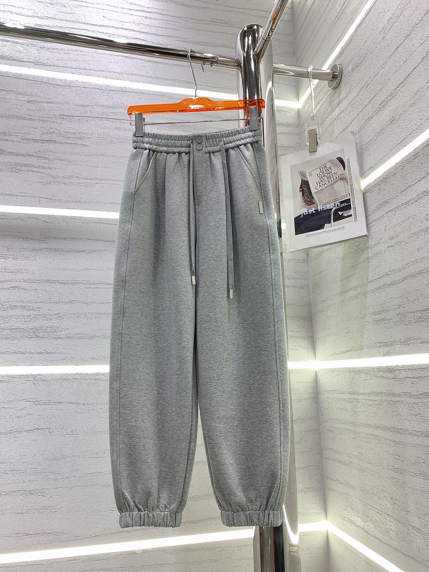 小香家-2403 新款雙紐扣貼標束腳衛褲