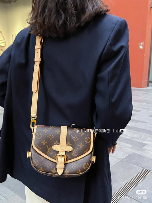 M46740 路L家-Saumur BB 手提斜跨包