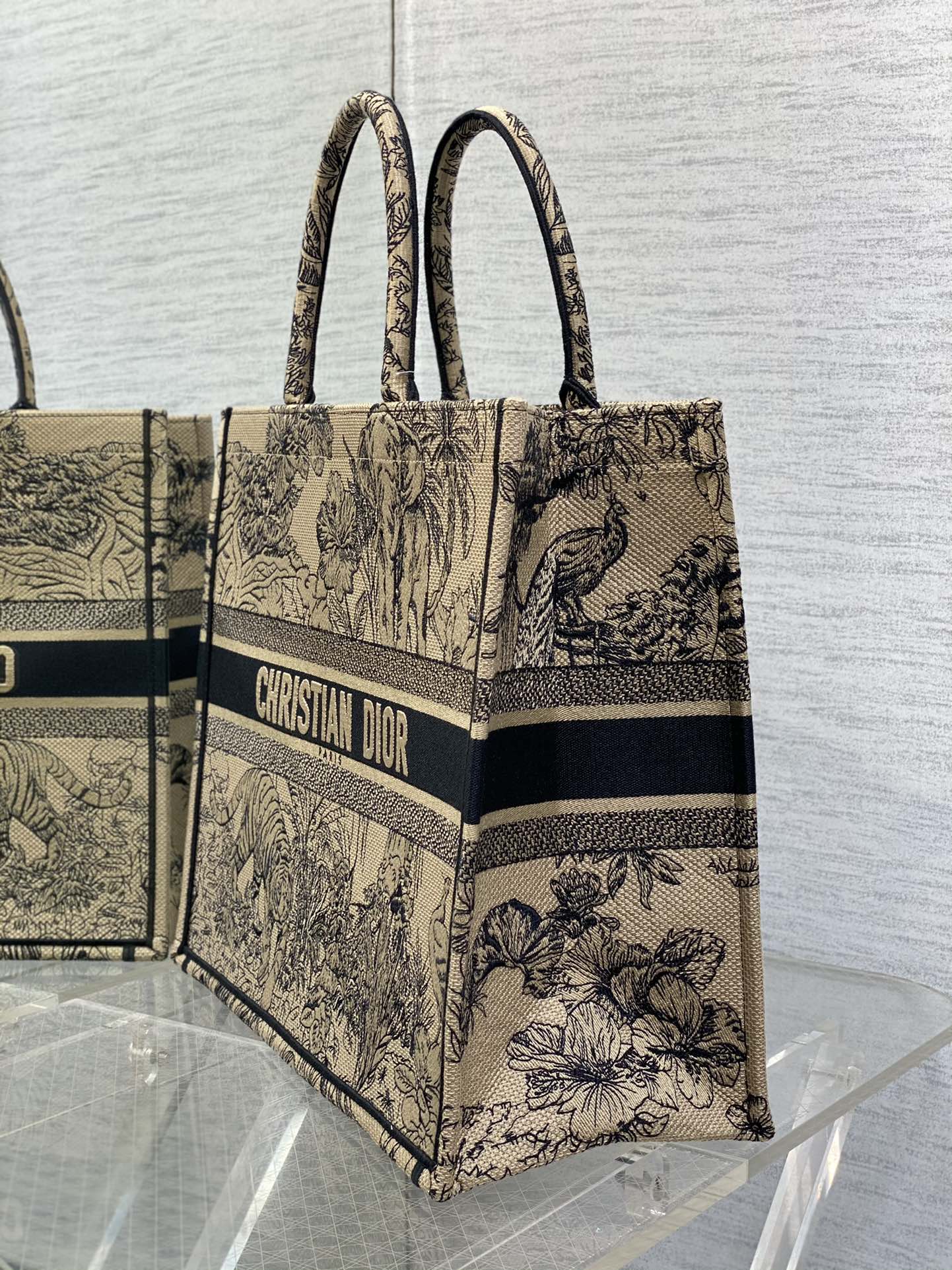 迪D家-Book Tote 2023春夏系列 老虎刺繡 杏色 大號