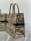 迪D家-Book Tote 2023春夏系列 老虎刺繡 杏色 大號
