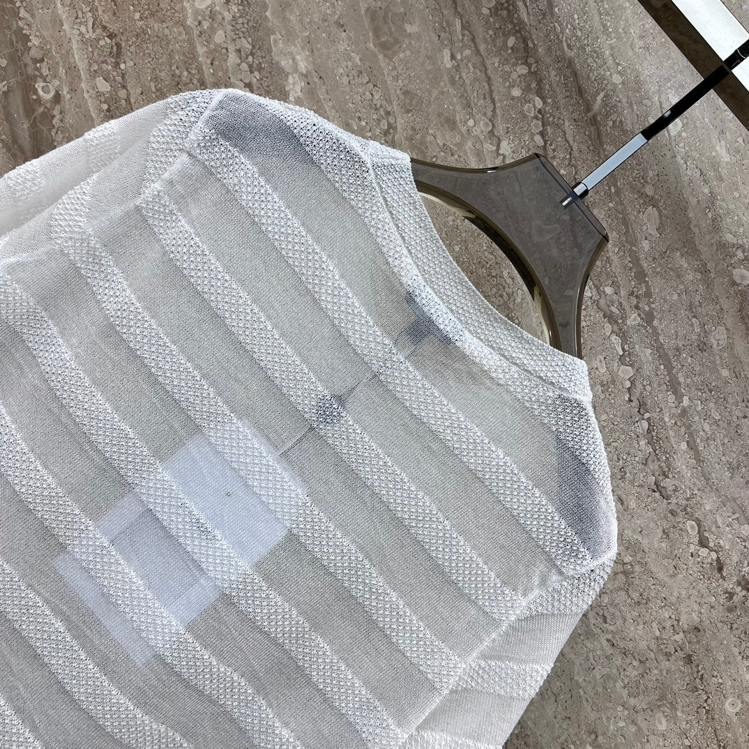 小香家-2403 雙C金屬logo裝飾條紋提花網紗短袖上衣 白色