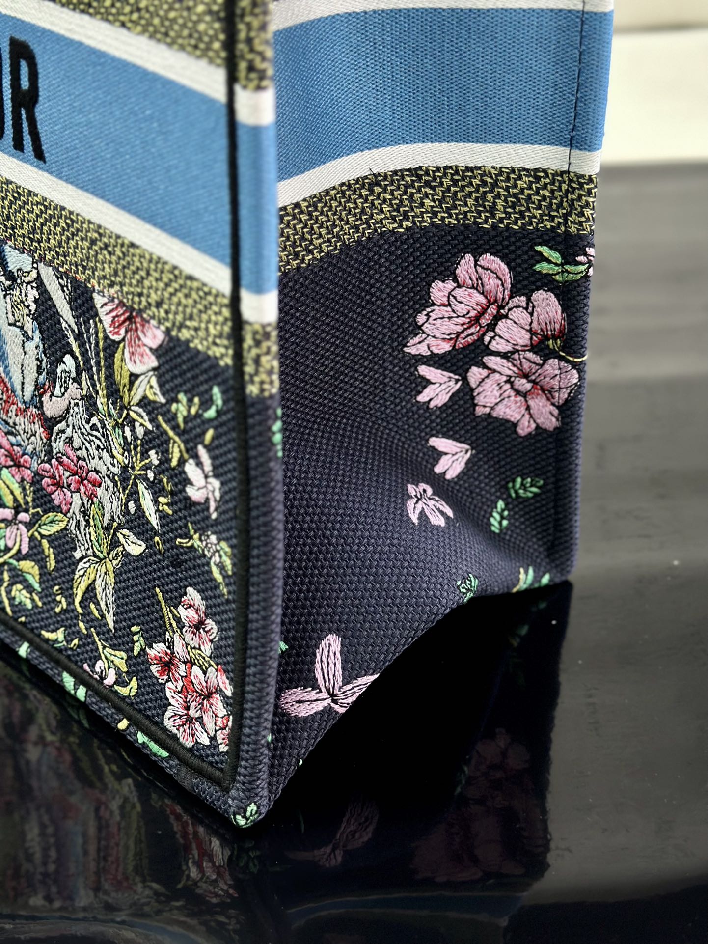 迪D家-大號book托特包 花樣刺繡黑