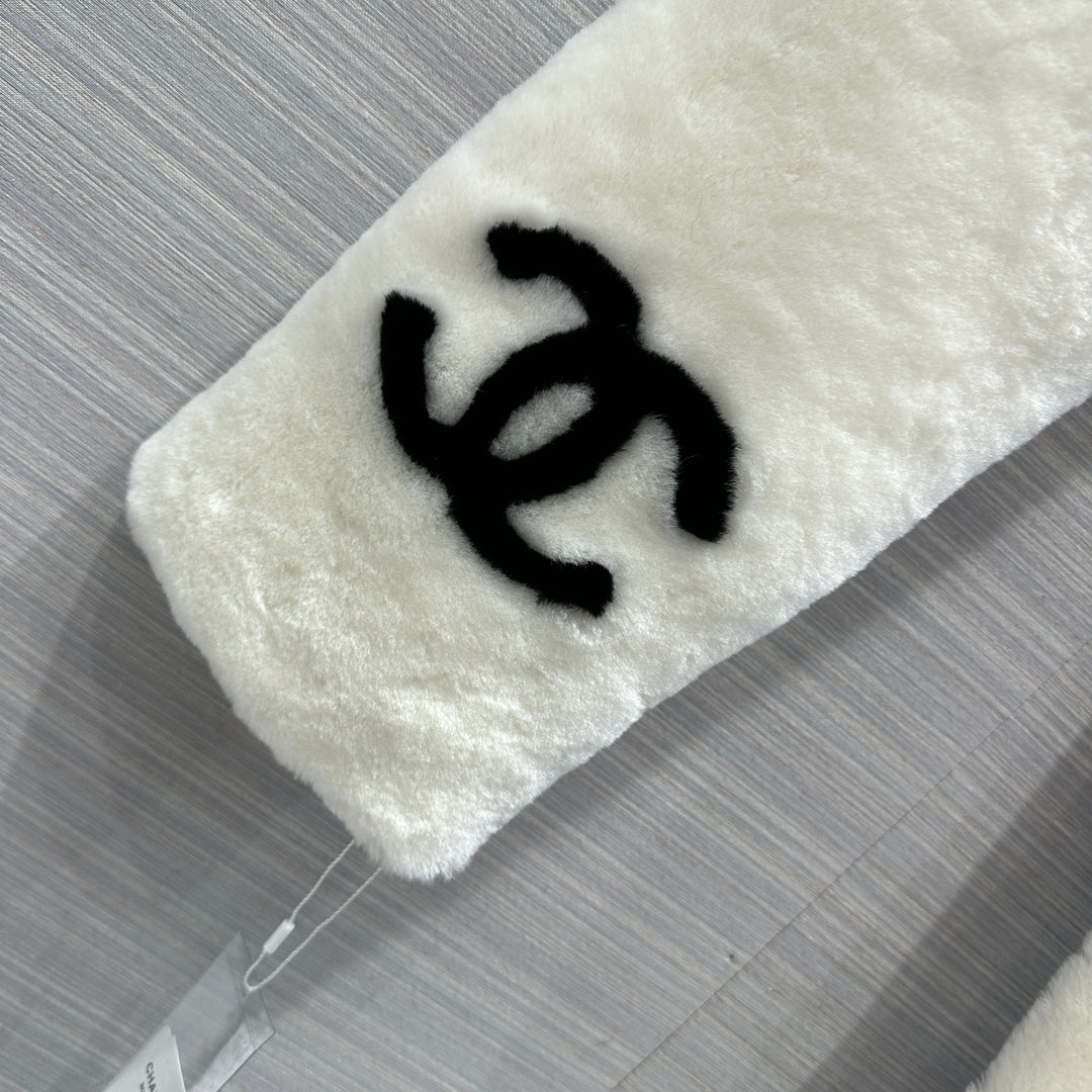 小香家-2023秋冬新款雙C圍巾 白色