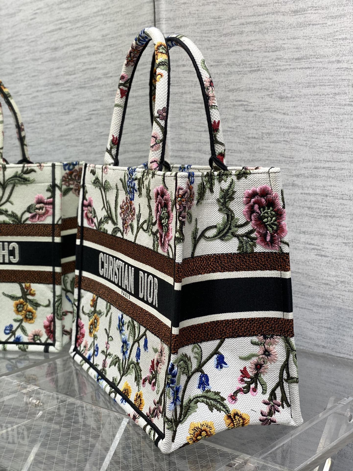 迪D家 Book Tote 刺繡字母白花 中號36.5cm