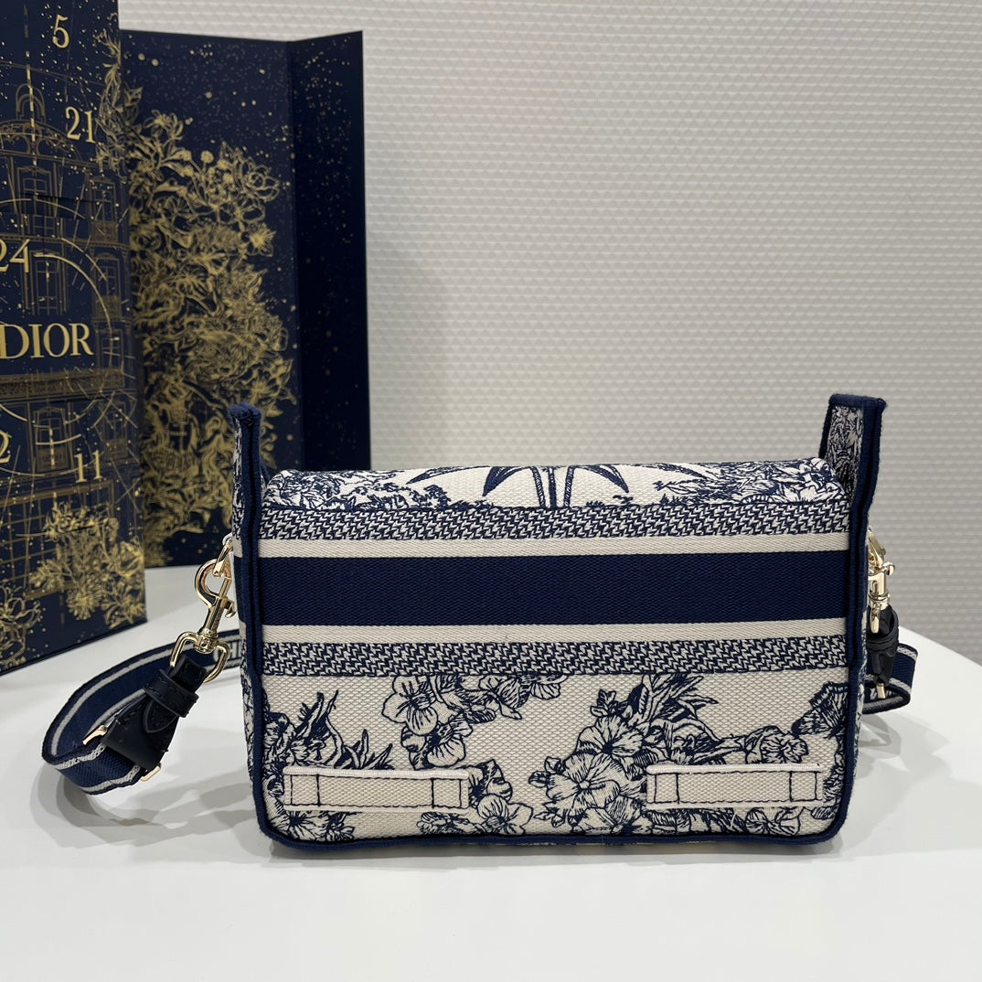 迪D家-郵差包刺繡款 23x8x15cm