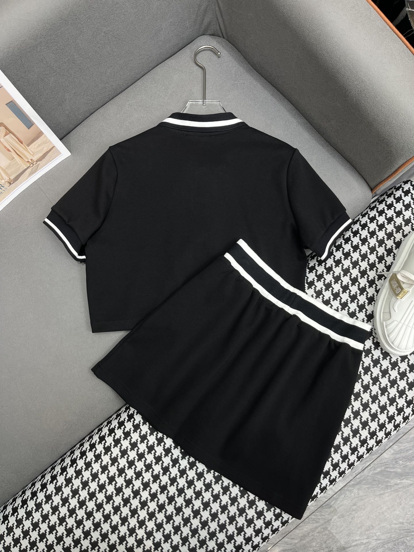 迪D家-2403 24SS春夏新款Polo翻領短袖半裙套裝 黑色