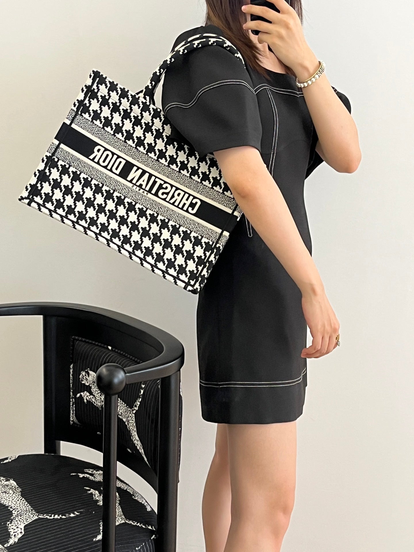 迪D家-最新款 Tote 黑白千鳥格 中號