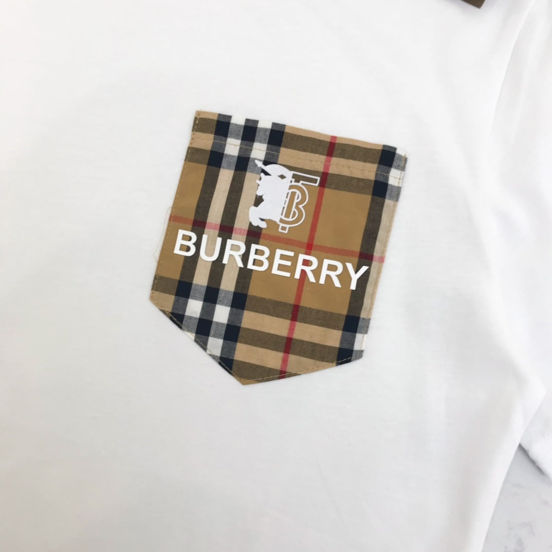 巴B家-2403 格子口袋戰馬圓領短袖TEE 黑白兩色