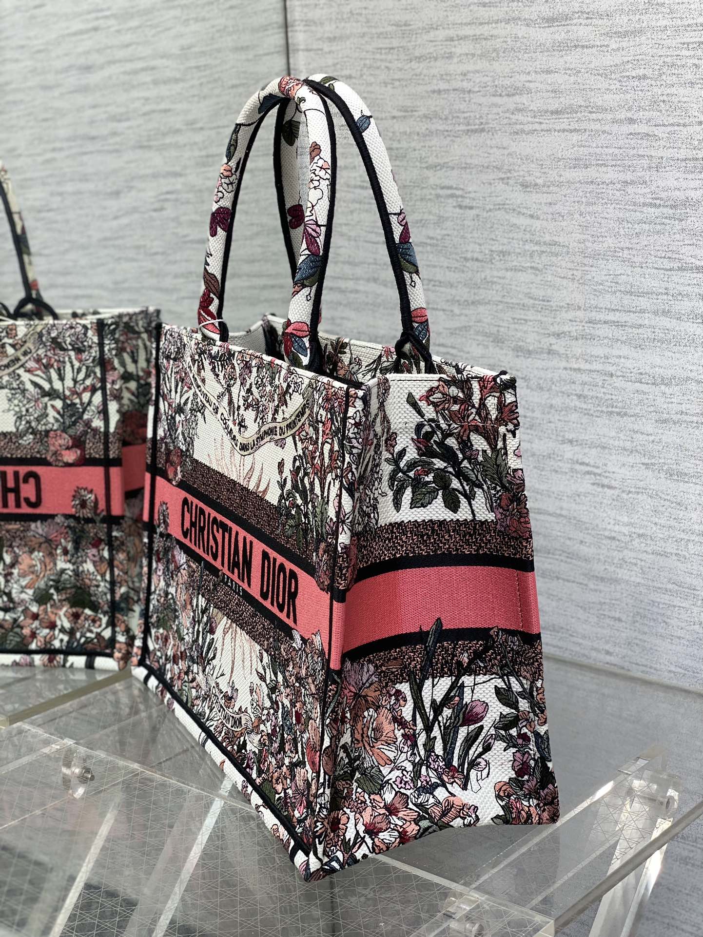迪D家-2024春夏系列 Book Tote 太陽刺繡 白粉色 中號