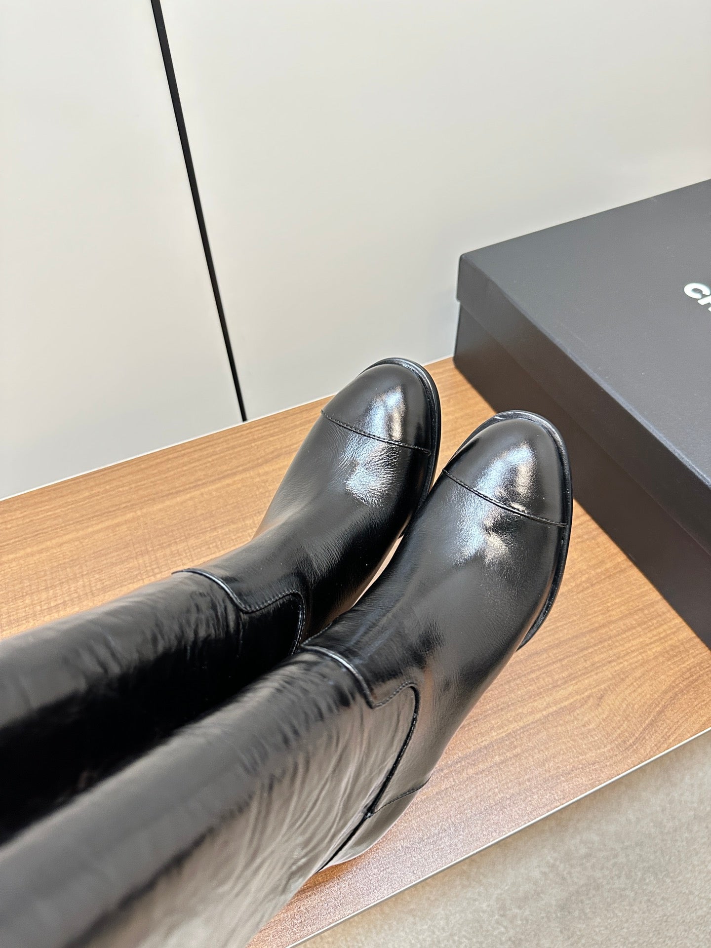 小香家-2023秋冬新款 菱格騎士低跟長靴 黑色