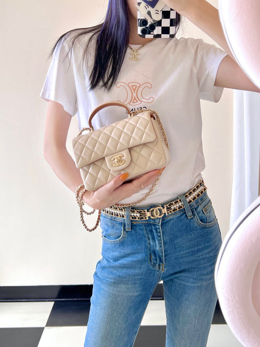小香家-2023春夏新款 CF手提包 20CM 杏色 上身圖
