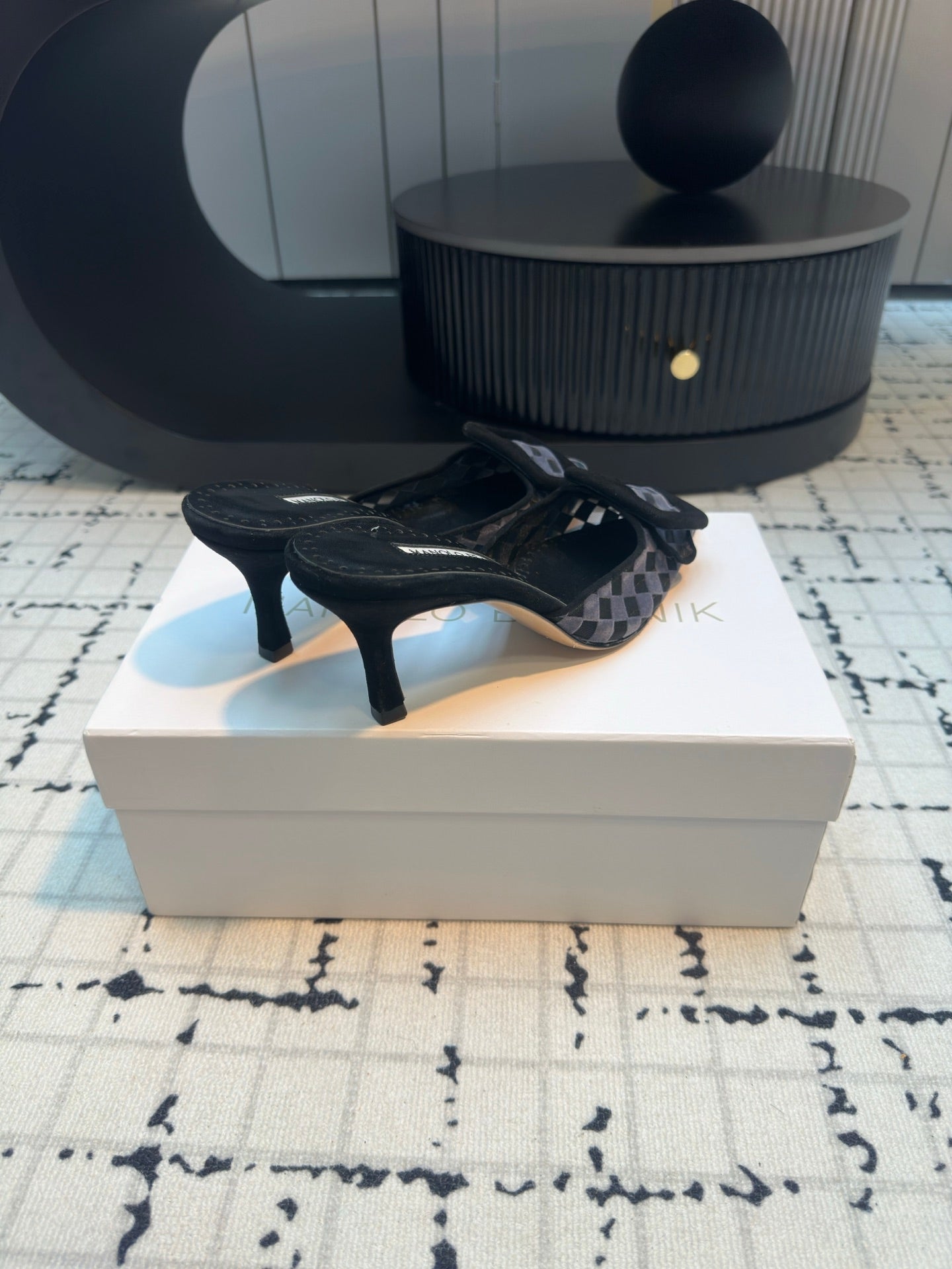 Manolo Blahnik-2024 格狀高跟拖鞋 黑色