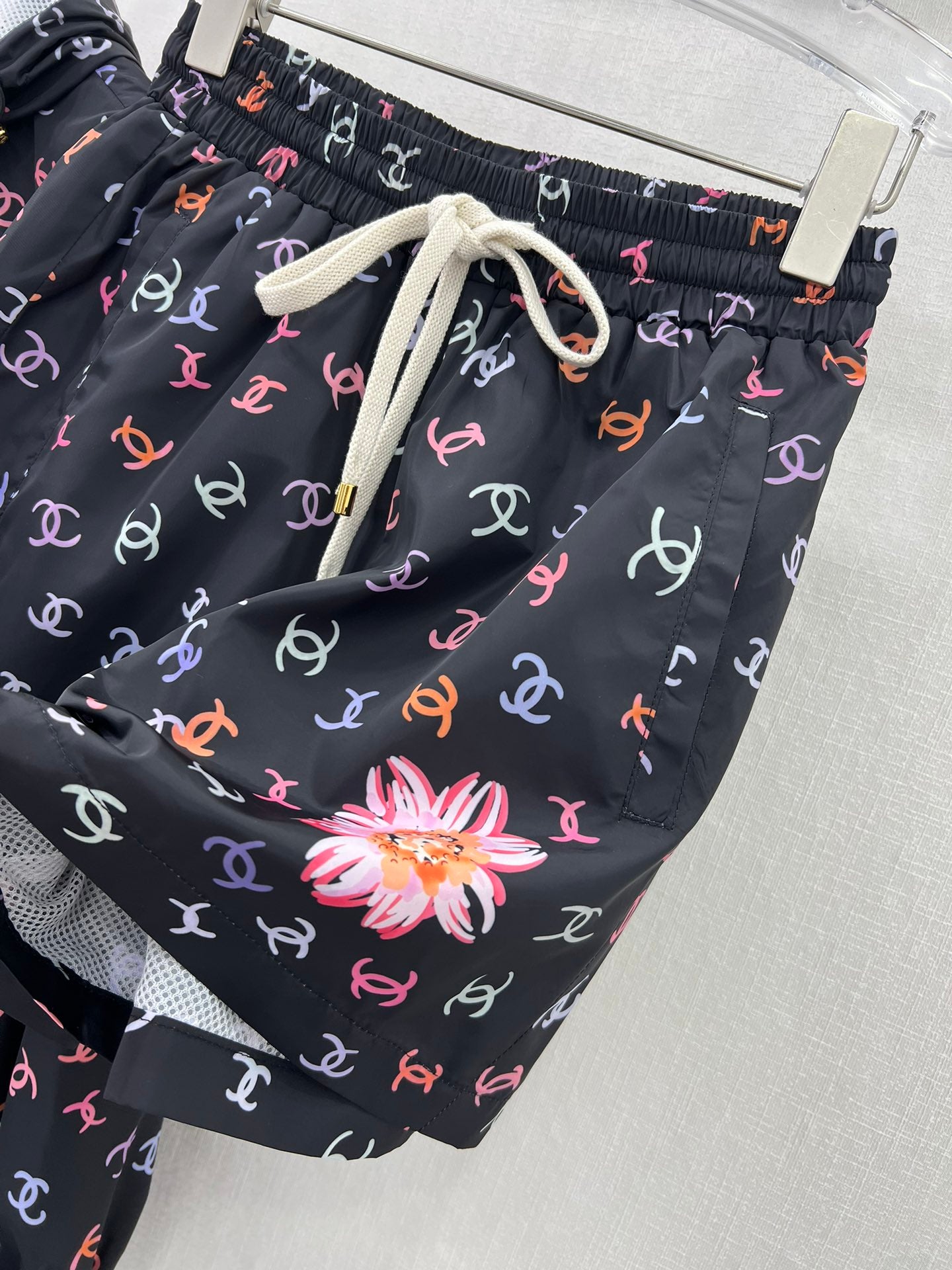小香家-2404 印花防曬衣撞色套裝 黑色