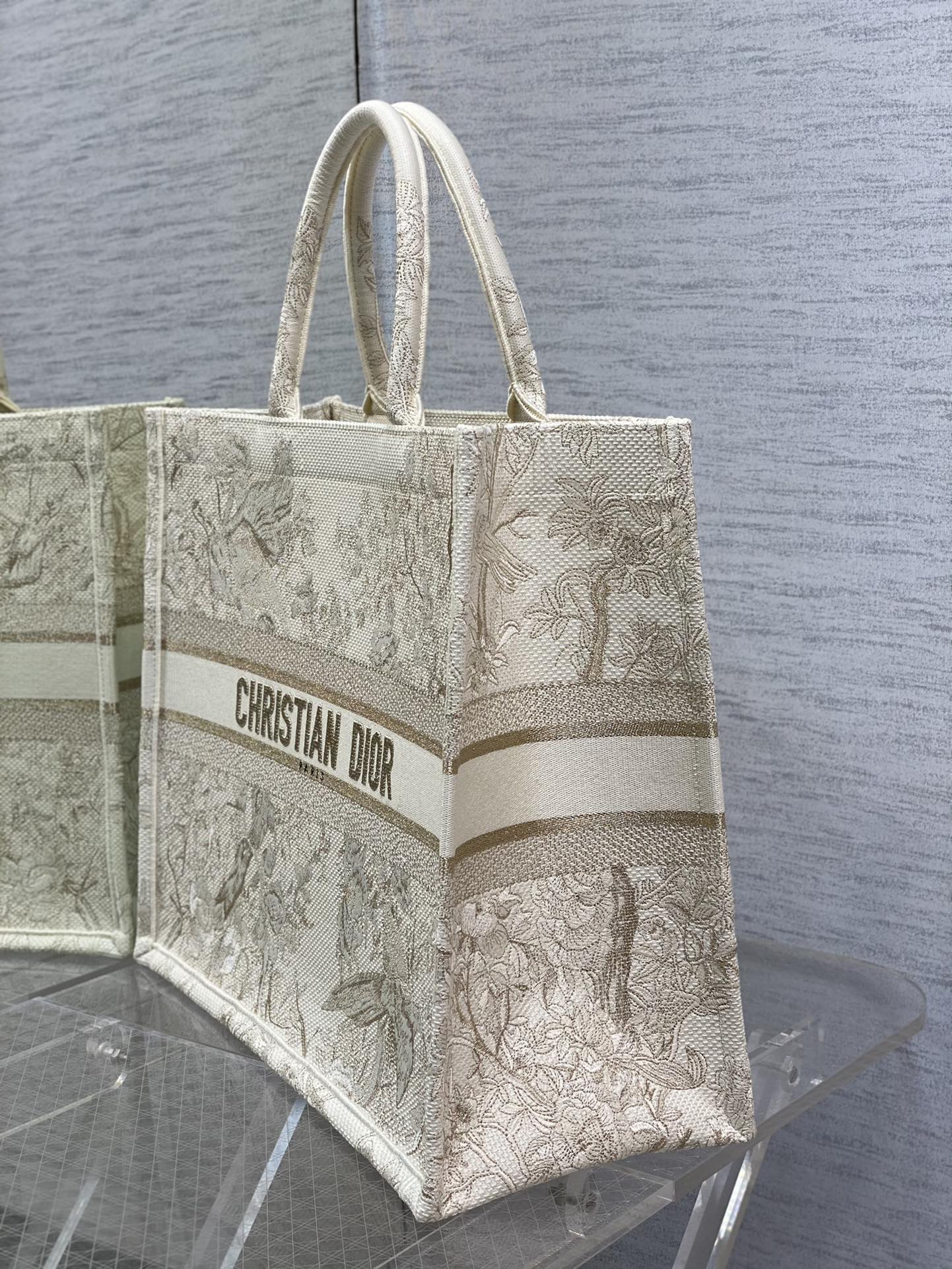 迪D家-BookTote 刺繡手袋 金絲喜鵲冬日花園系列 42x18x35cm