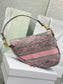 迪D家-Saddle bag Sauvage茹伊印花刺繡系列 粉灰色 25CM