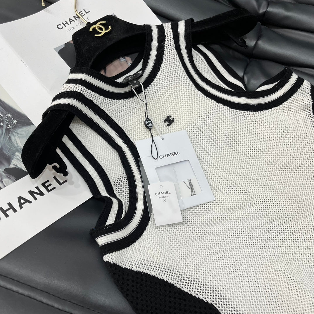 小香家-2403 24新品上架挖肩鏤空背心 白色