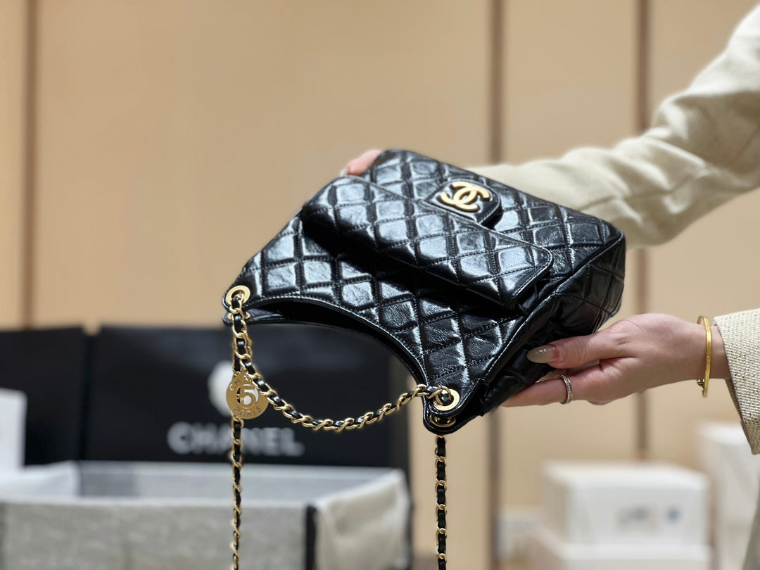 小香家-Chanel Hobo 23c早春款 油蠟皮黑色 大號