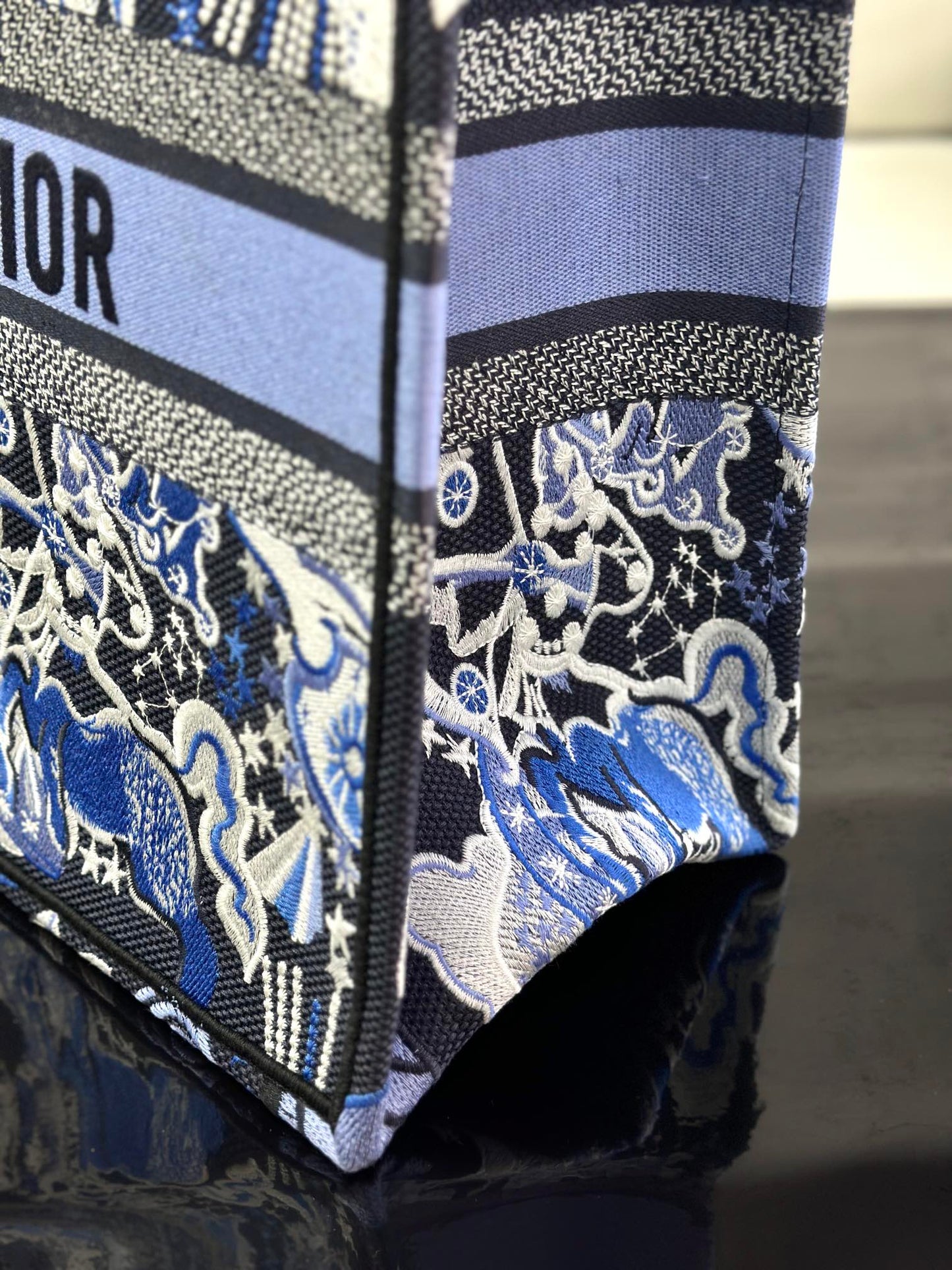 迪D家-大號book托特包 藍色刺繡