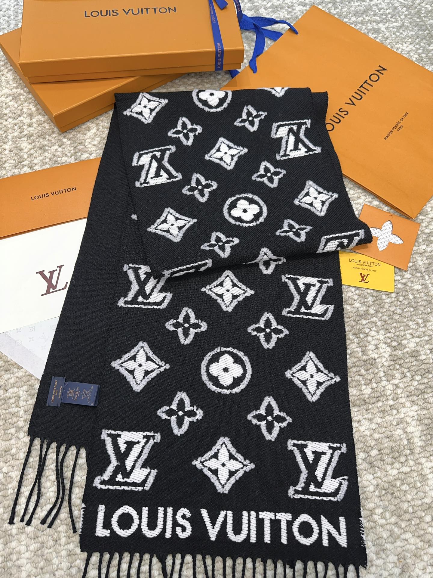 路L家- 2024 MONOGRAM圖騰圍巾 34*200