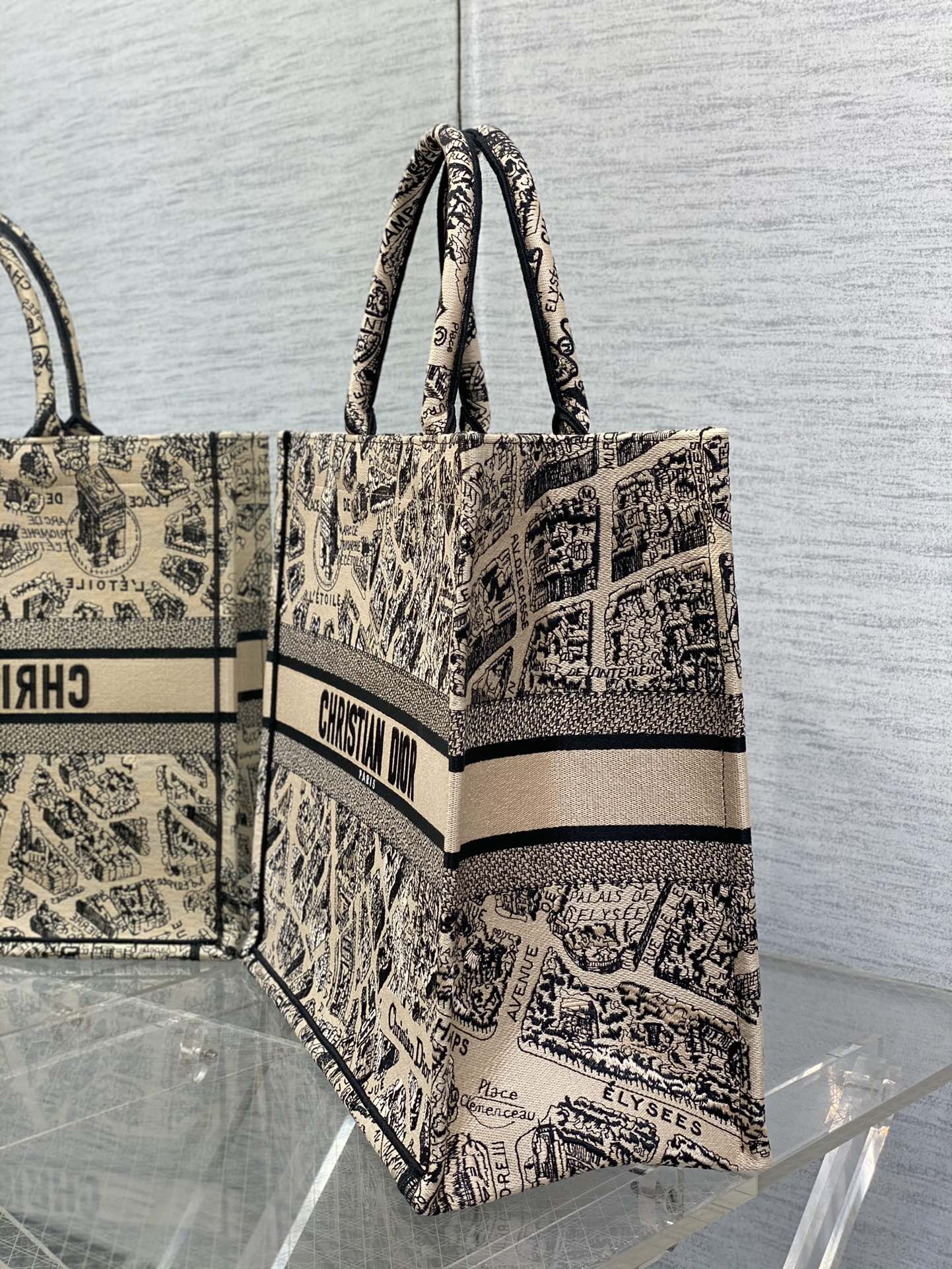 迪D家-Book Tote 2023春夏系列 巴黎地圖刺繡 米白色 大號