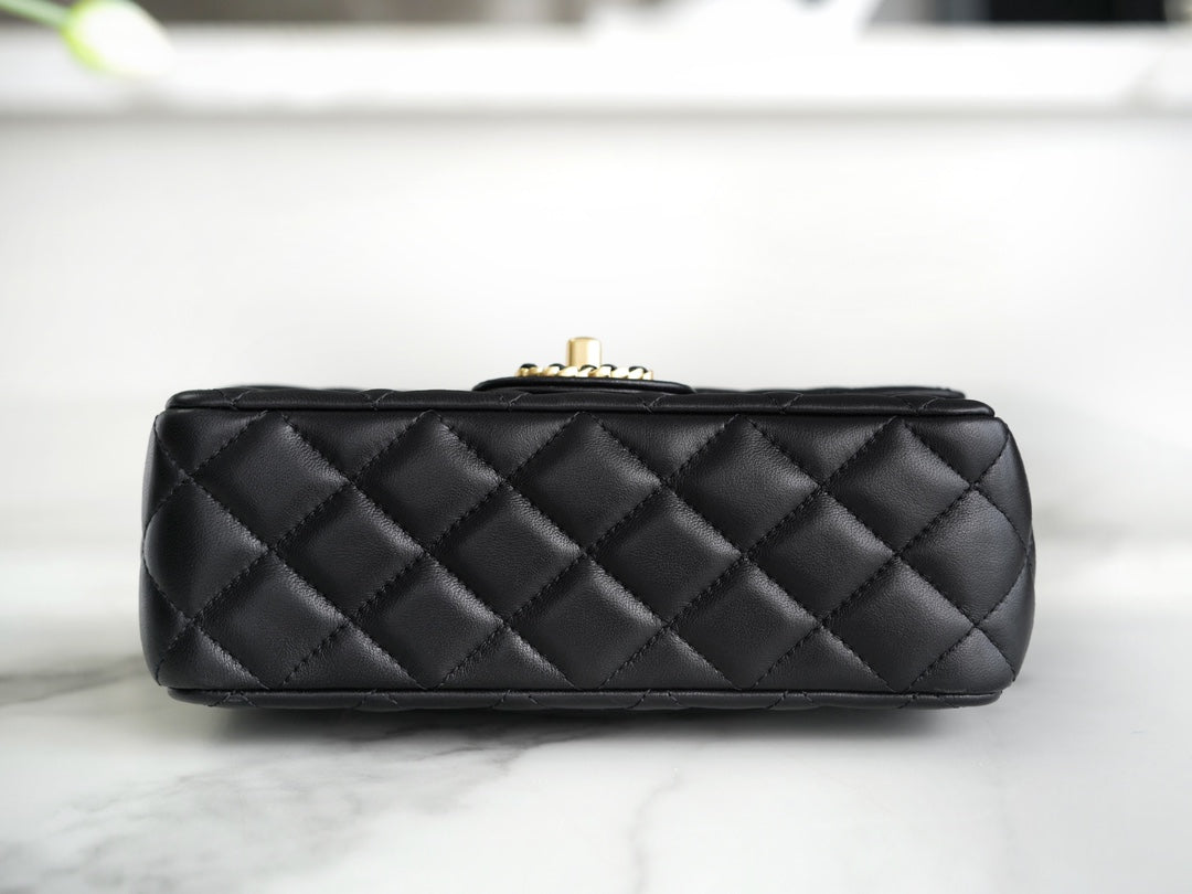 小香家-Chanel CF Mini 經典皮革穿繞雙c Logo 黑色