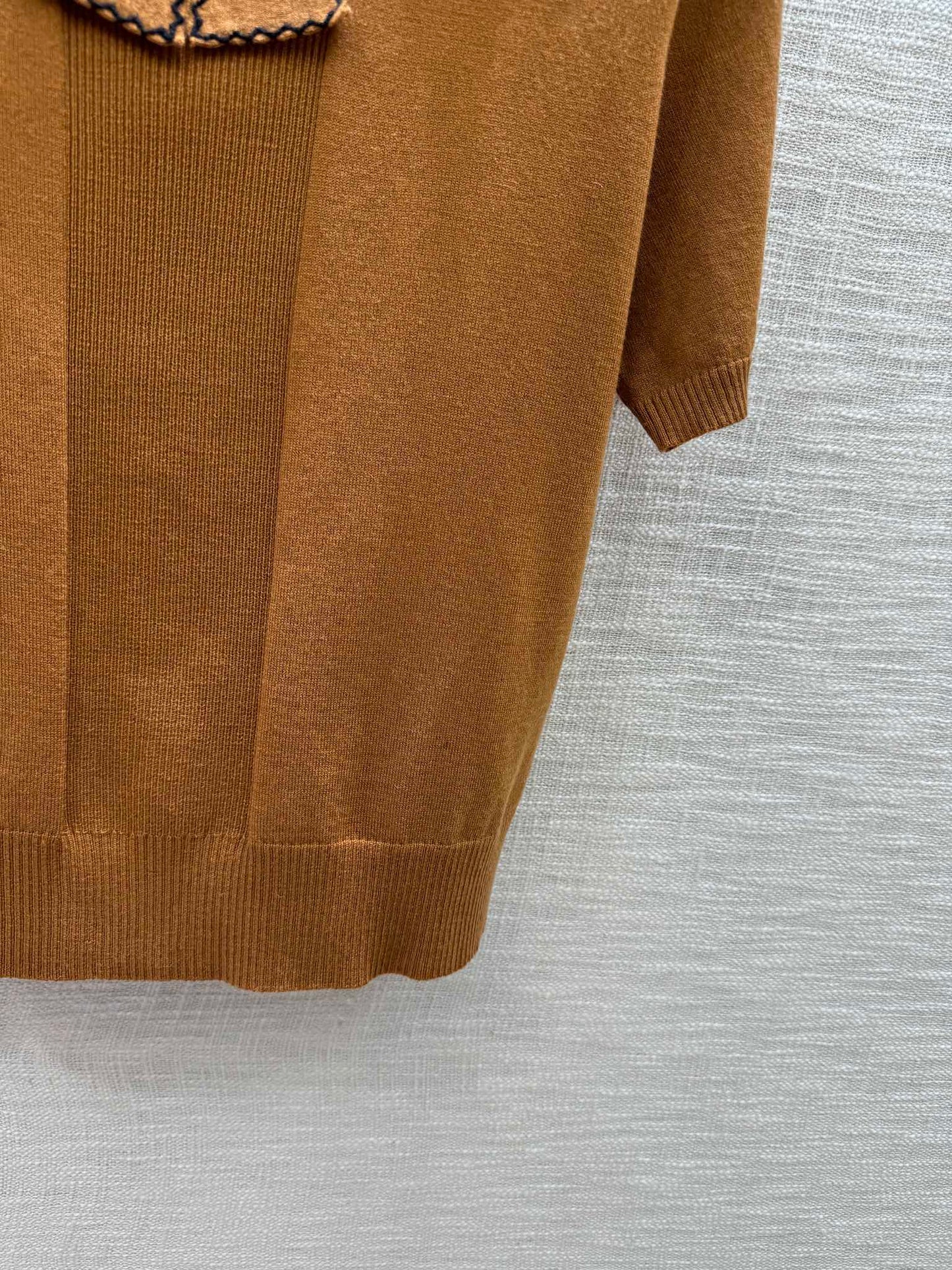 穆Ｍ家-2404 娃娃領針織短袖 咖啡色