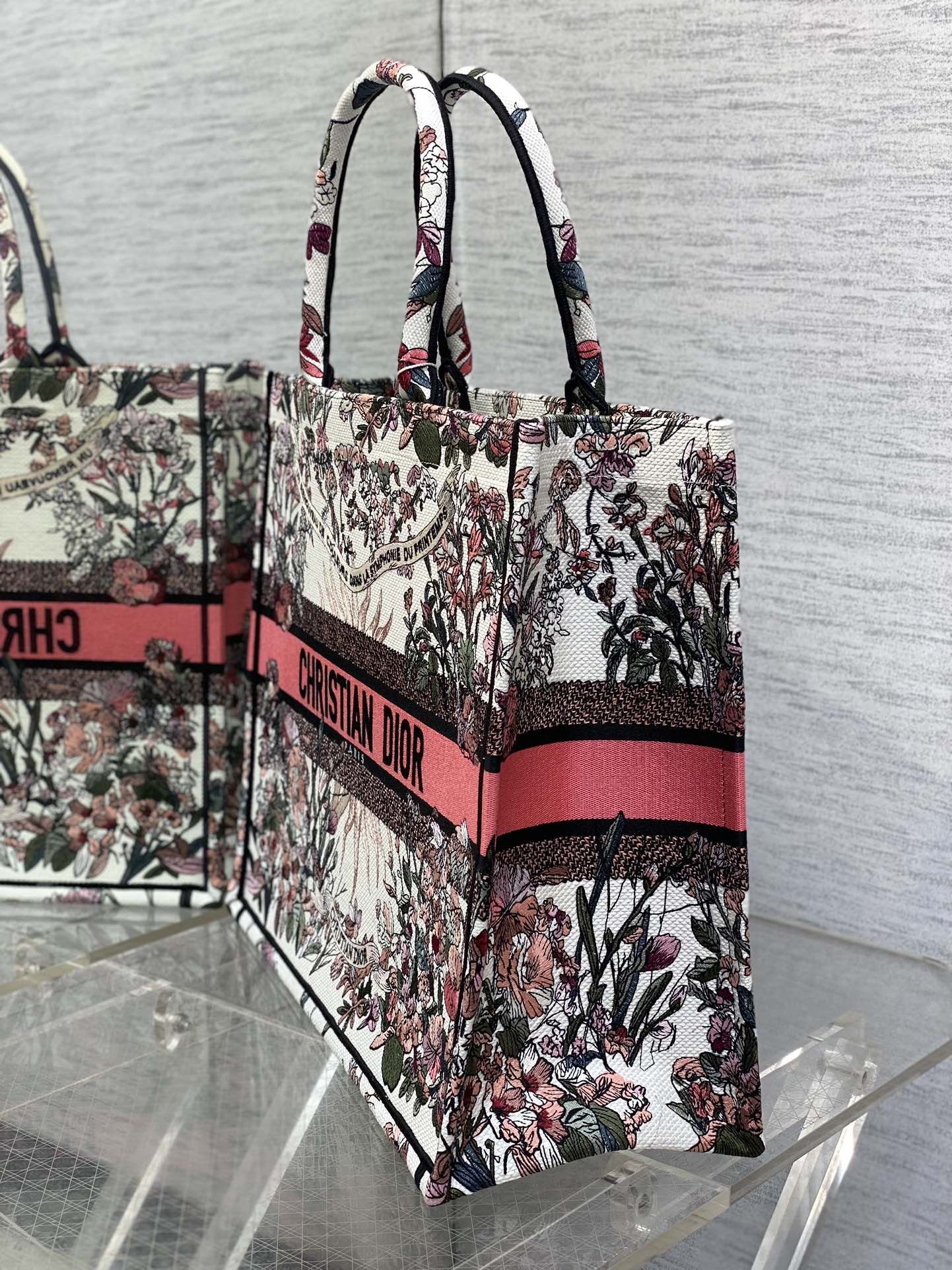 迪D家-2024春夏系列 Book Tote 太陽刺繡 白粉色 大號
