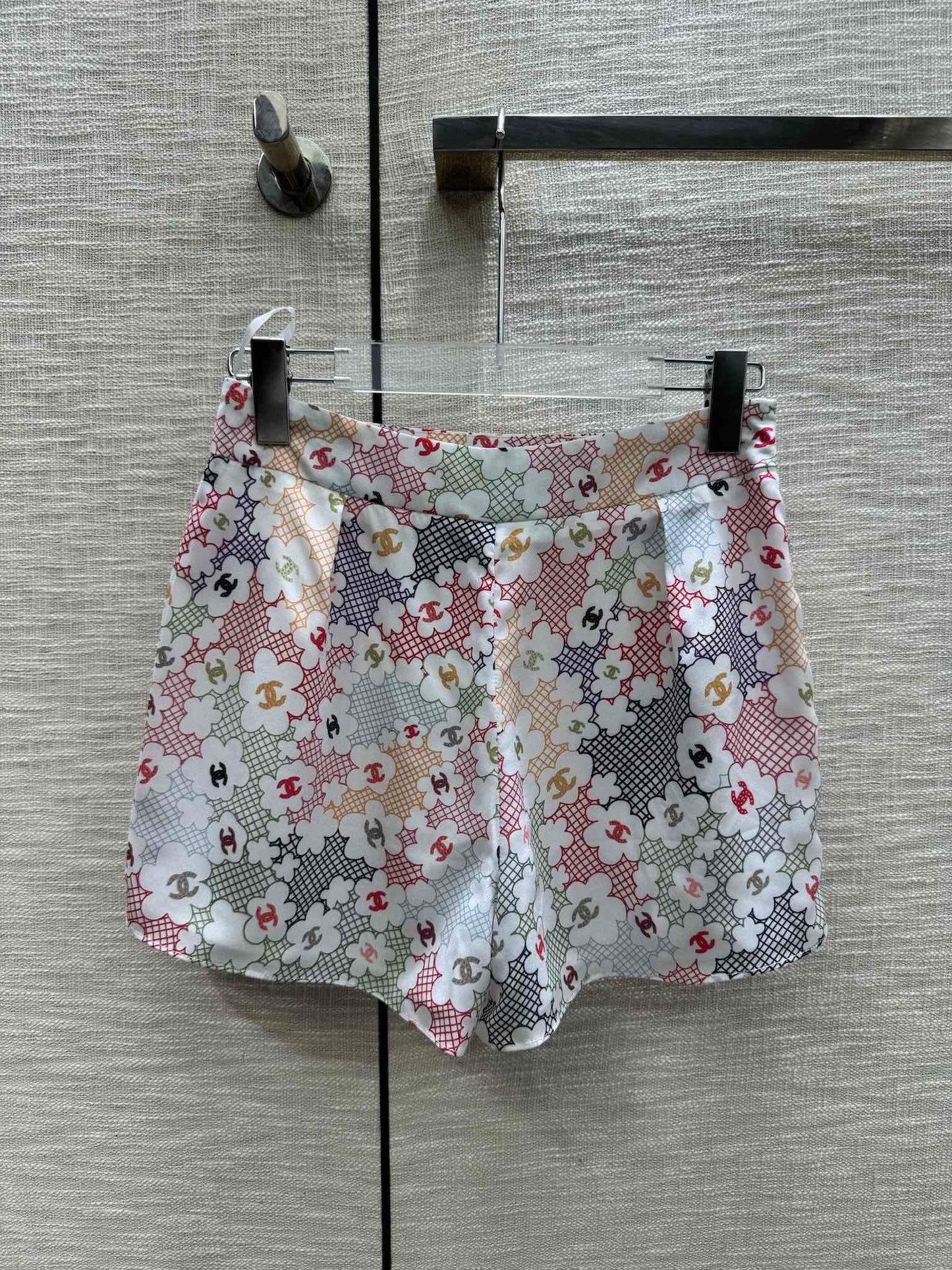 小香家-2403 彩色山茶花雙C短褲