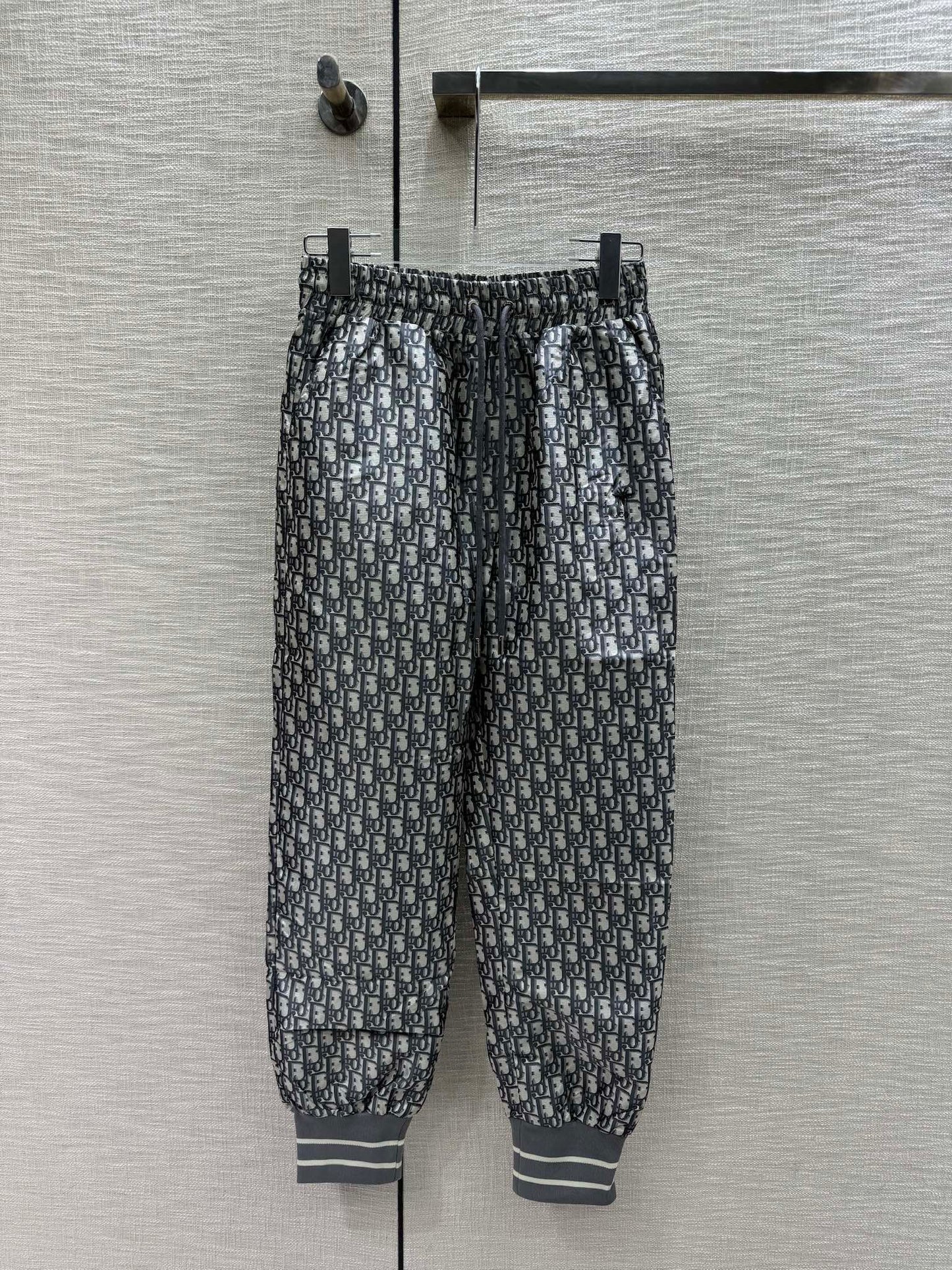 迪D家-2403 半拉鍊連帽上衣鬆緊腰束腳褲套裝 灰色