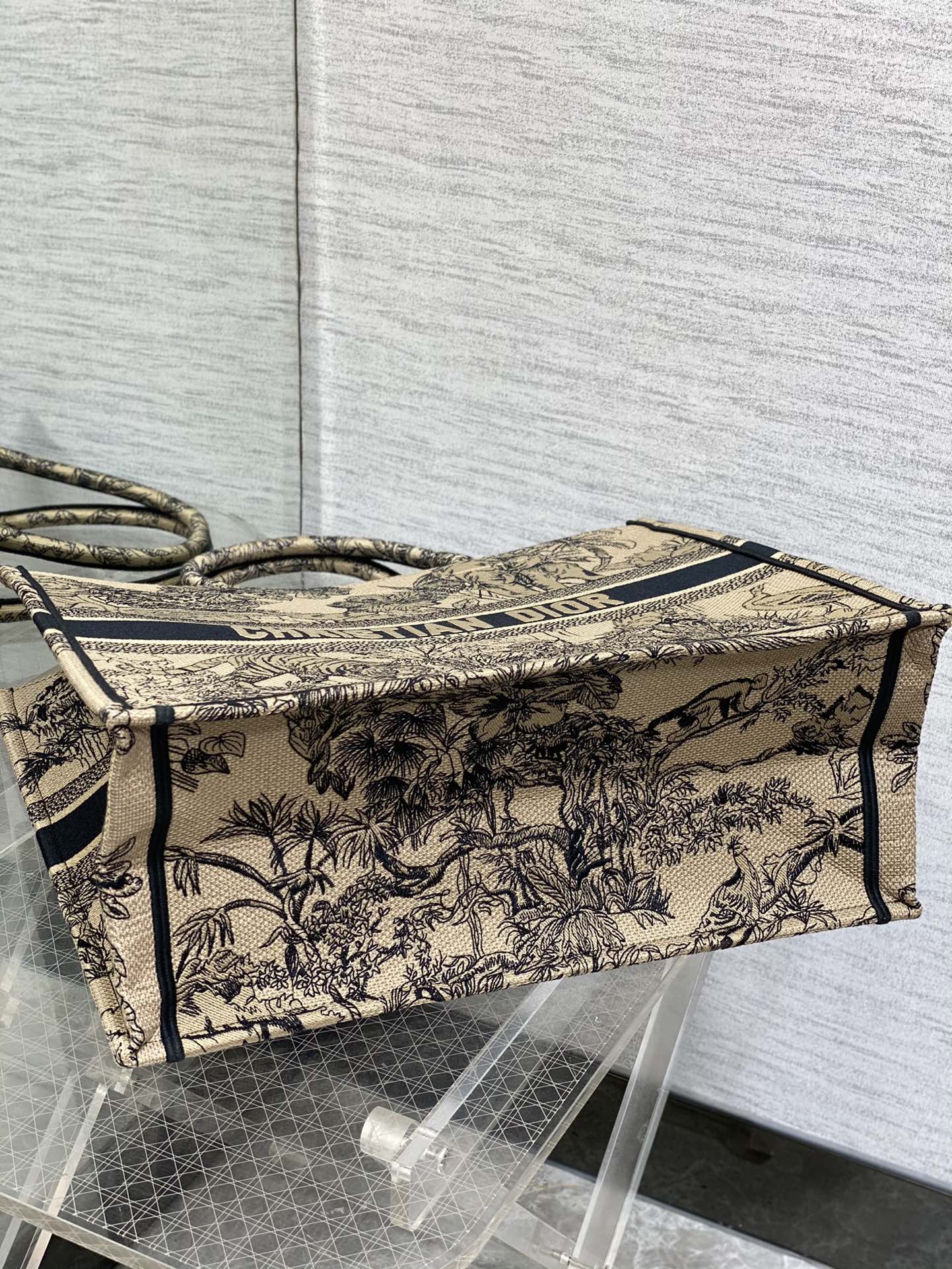 迪D家-Book Tote 2023春夏系列 老虎刺繡 杏色 大號