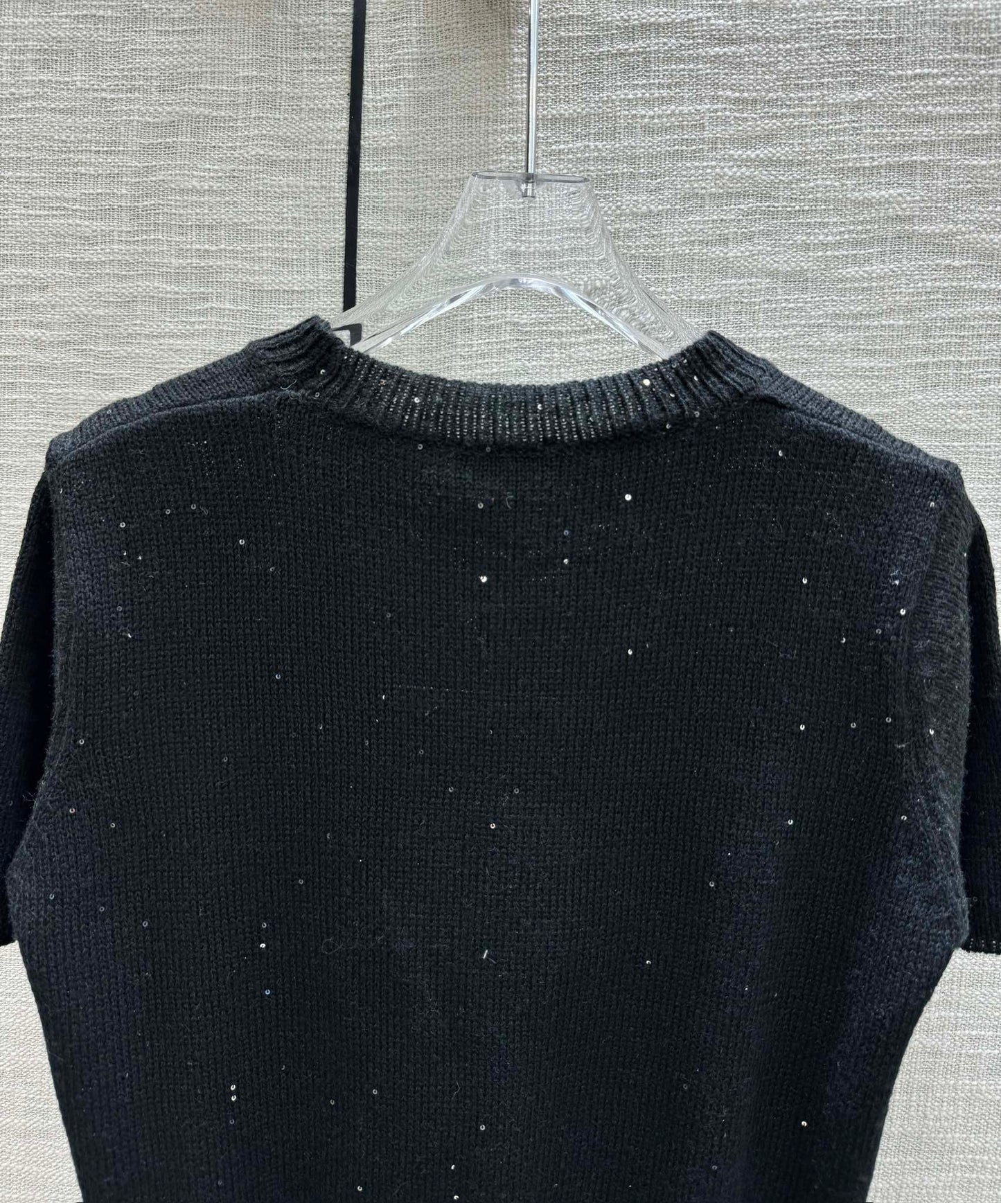 小香家-2403 刺繡蝴蝶結圖案針織短袖 黑色
