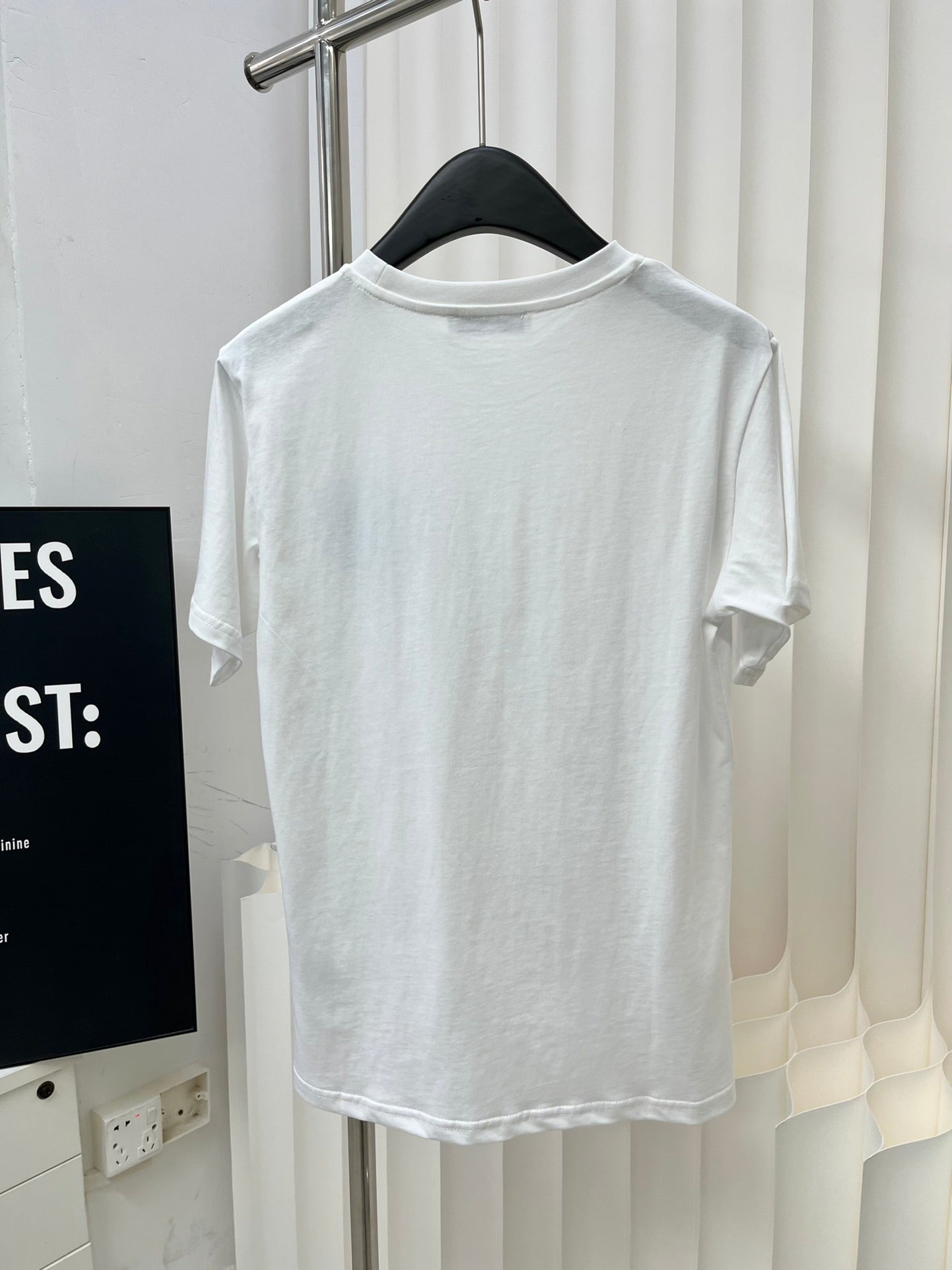 迪D家-2403 撞色刺繡短袖TEE 白色