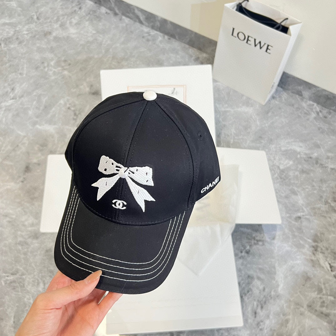 小香家-2024夏季新款重工刺繡蝴蝶結棒球帽 黑色