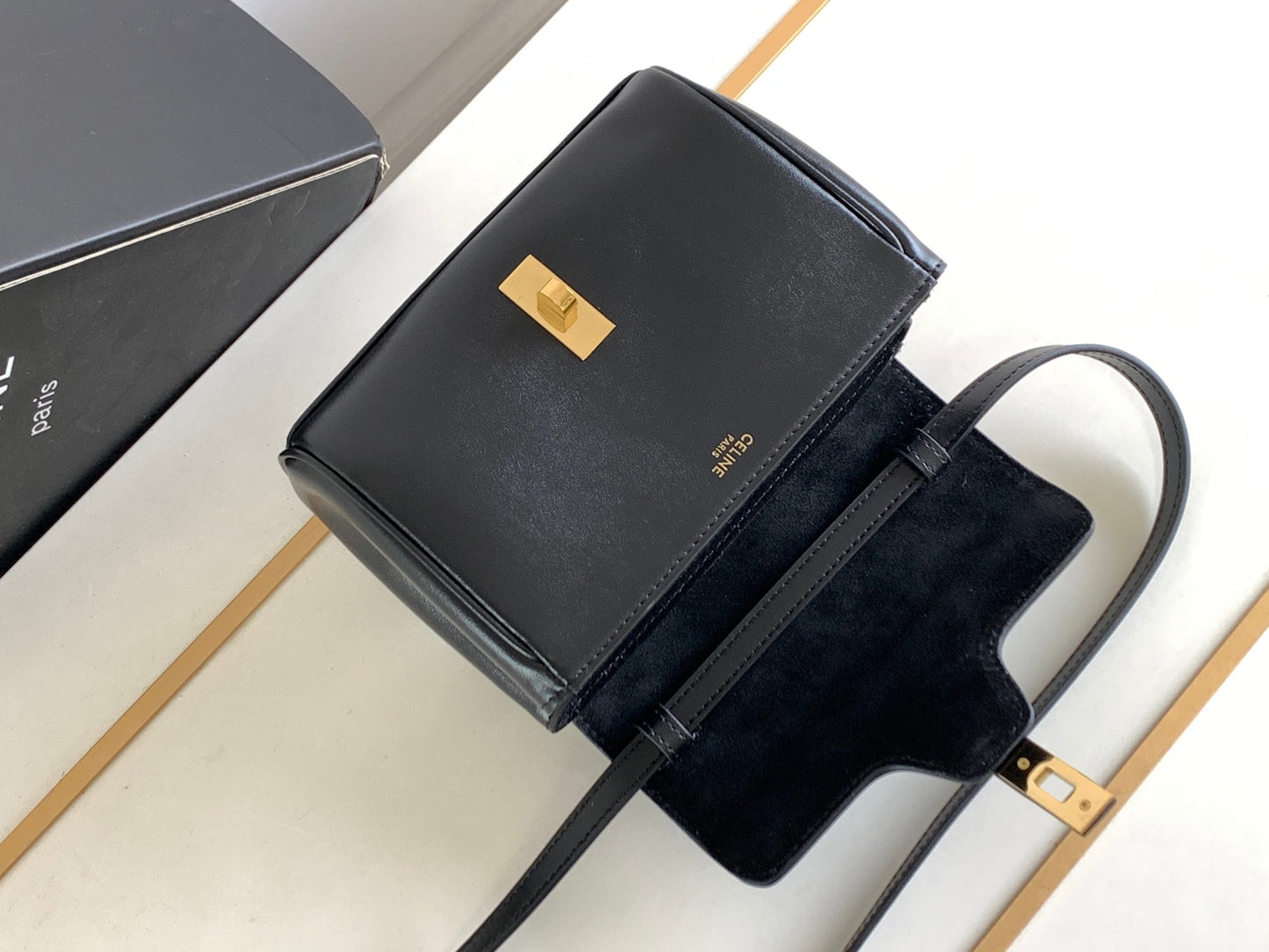 賽C家-2023春季新款 mini soft 16 粒面牛皮革手袋 黑色