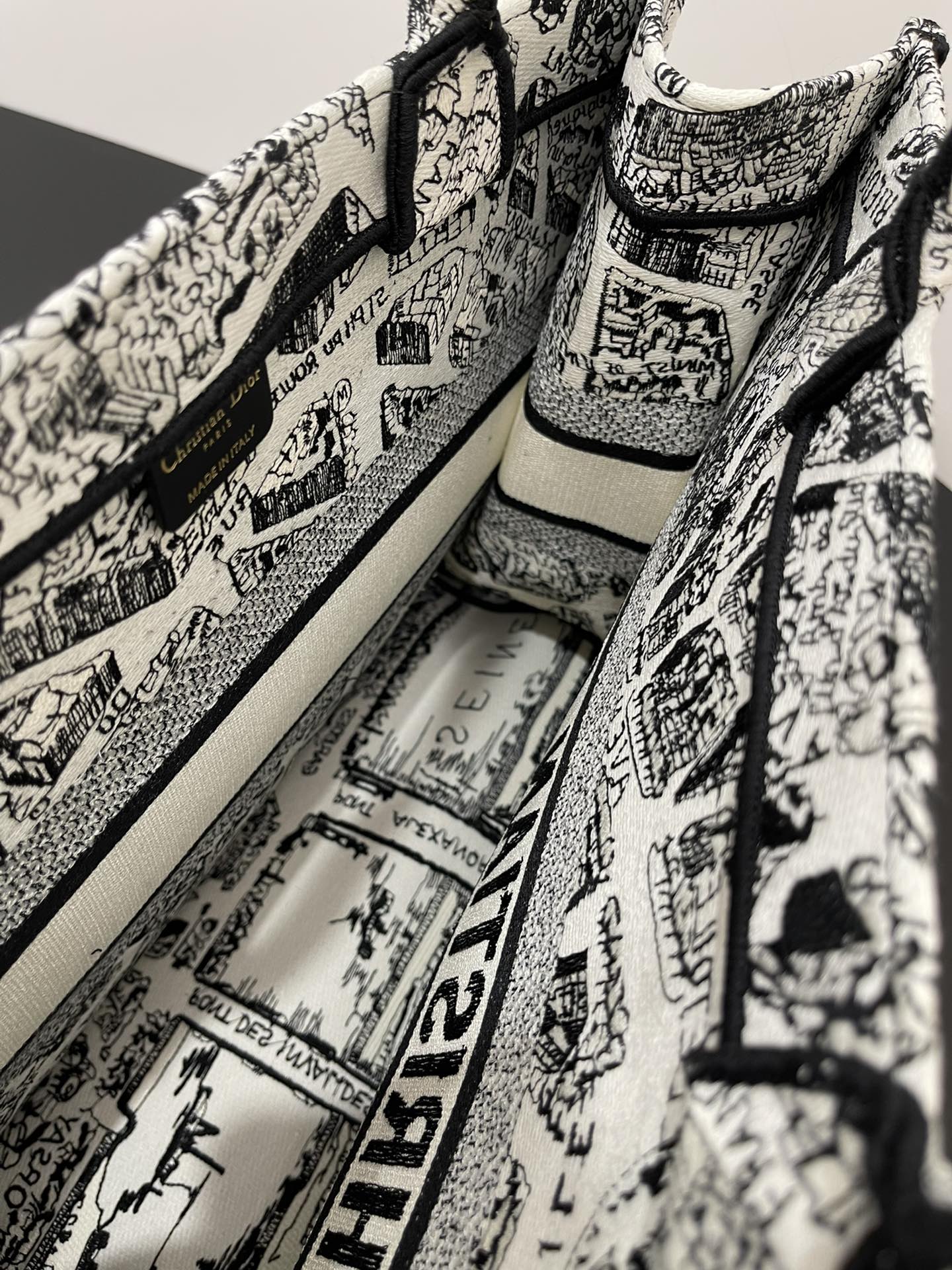 迪D家 Book Tote SUMMER 23 白色 中號36.5cm