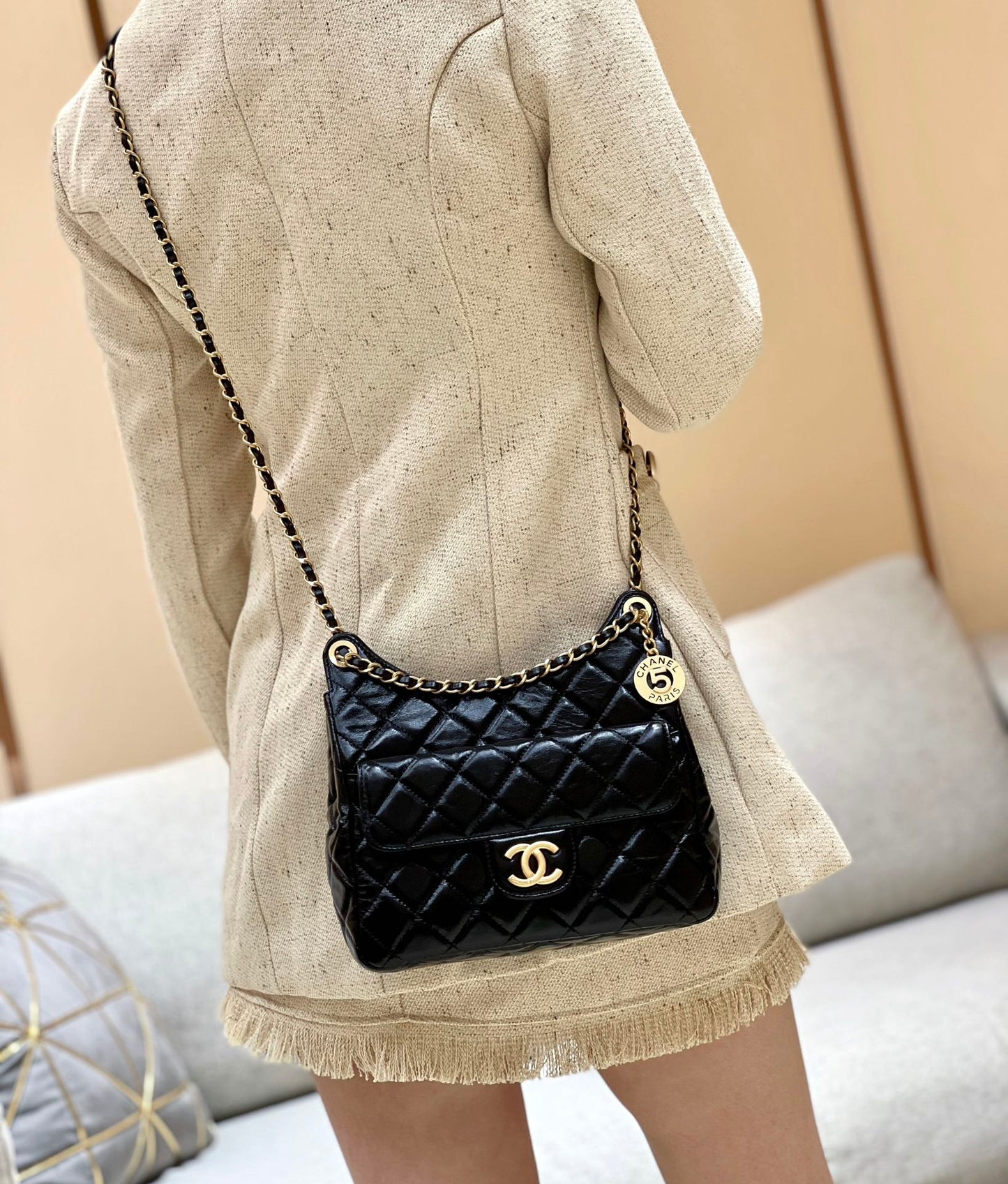 小香家-Chanel Hobo 23c早春款 油蠟皮黑色 大號