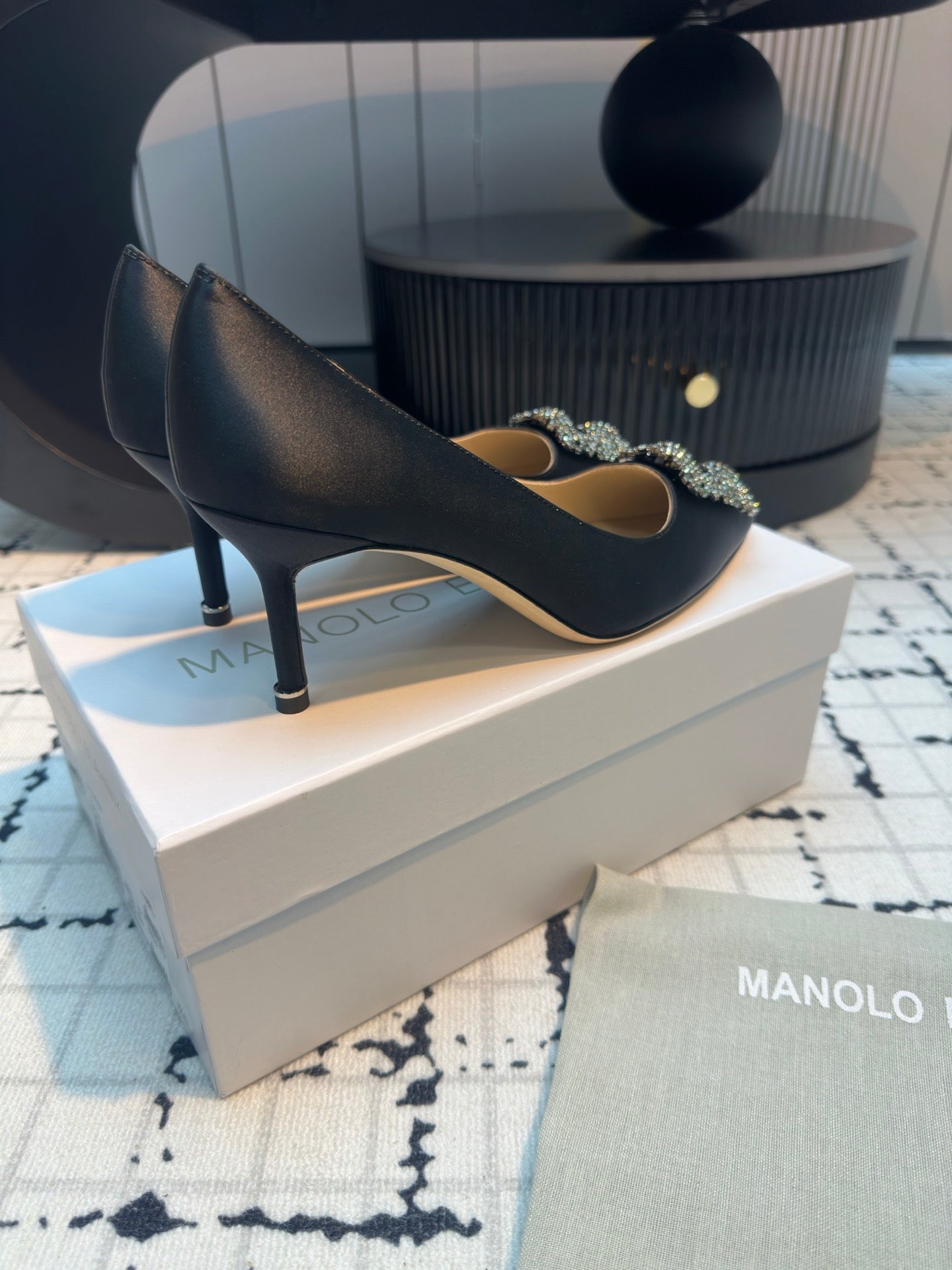 Manolo Blahnik-2024 高跟鞋 深灰色