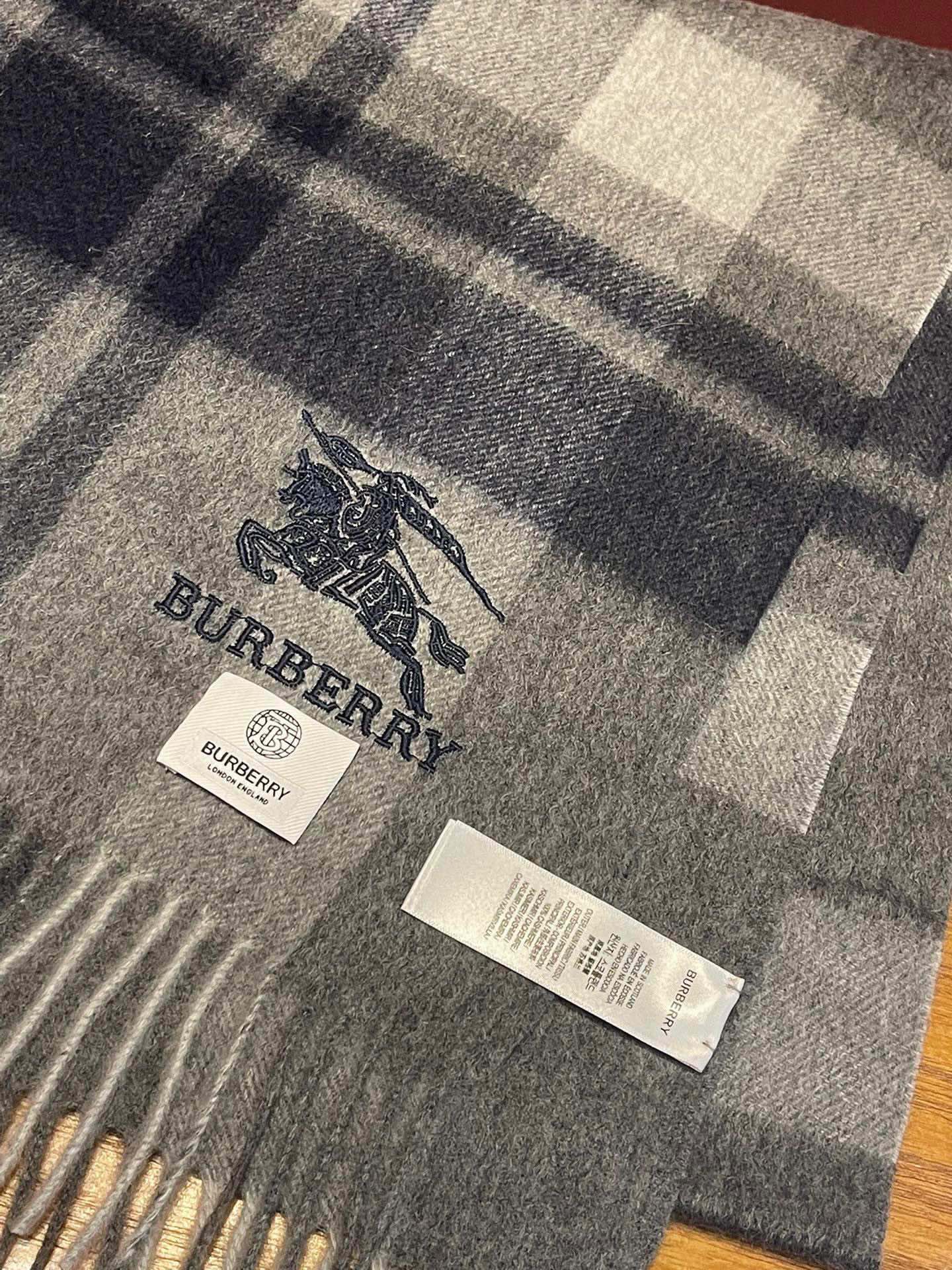巴B家-2024水波紋羊絨圍巾 32*180