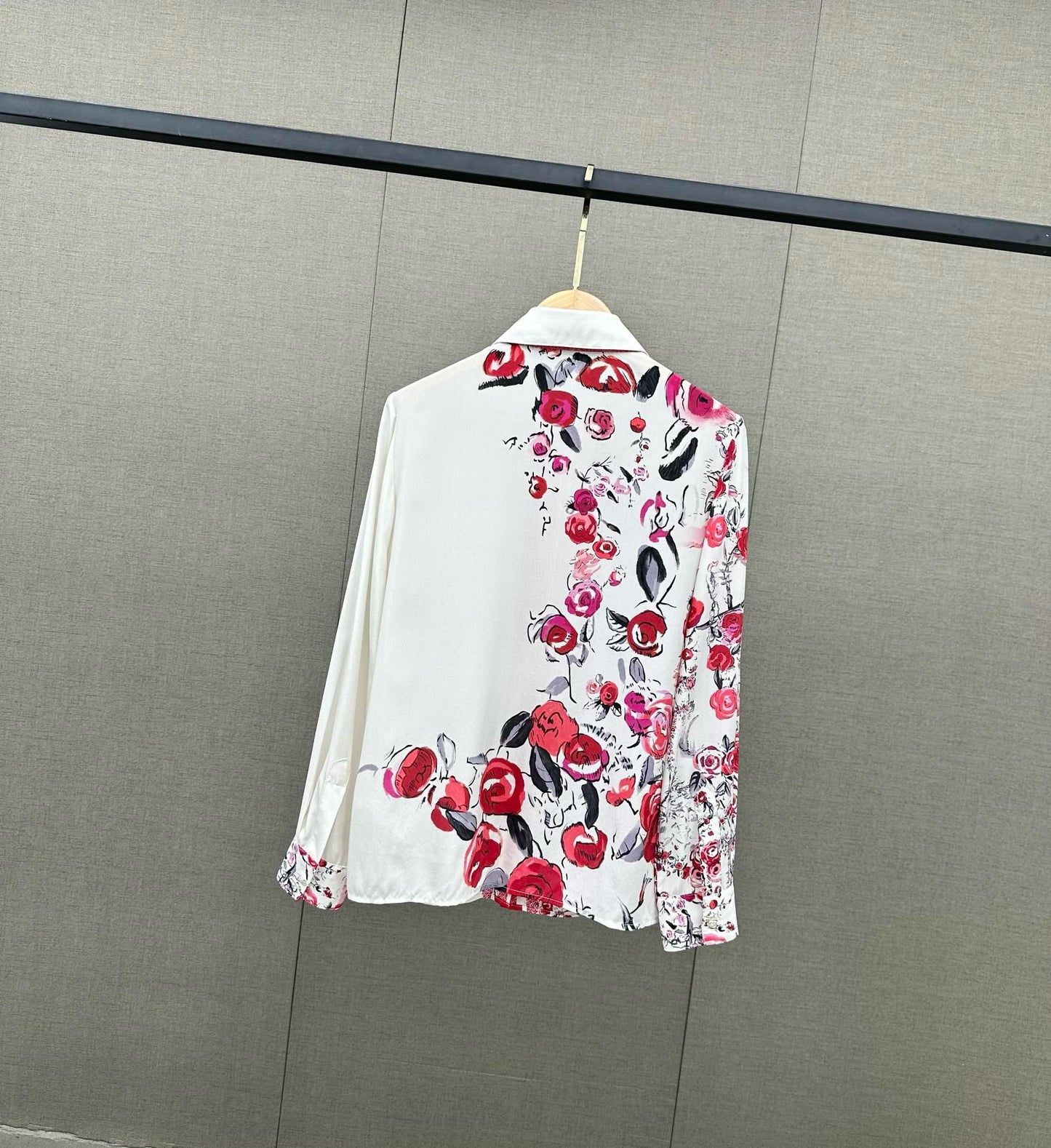 迪D家-2403 24早春印花絲質襯衫