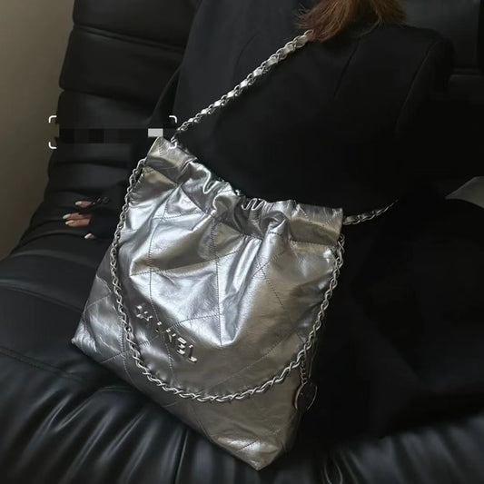 小香家-2023春夏新款 22BAG 小號 銀色 上身圖