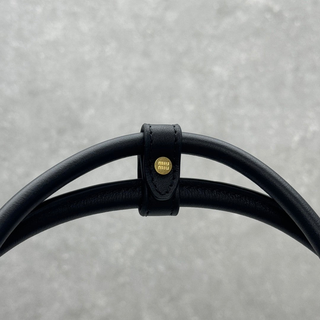 穆M家-5BA290長柄貝殼包 黑色