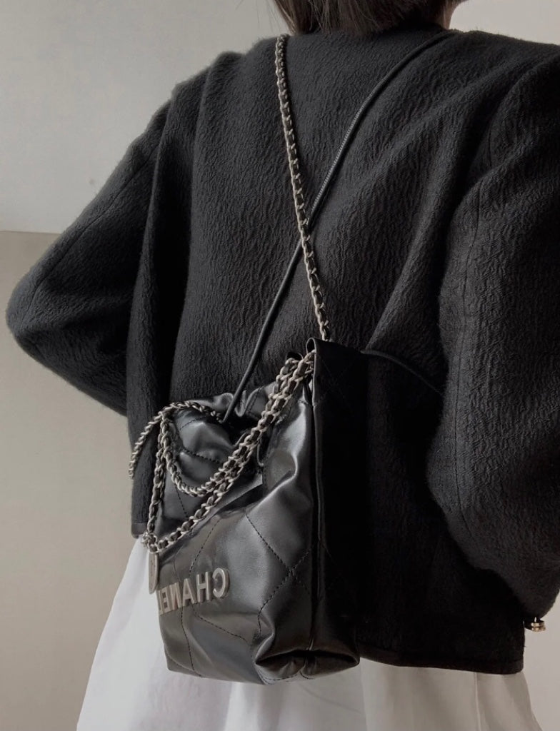 小香家-2023春夏新款 22BAG Mini 黑銀色 上身圖