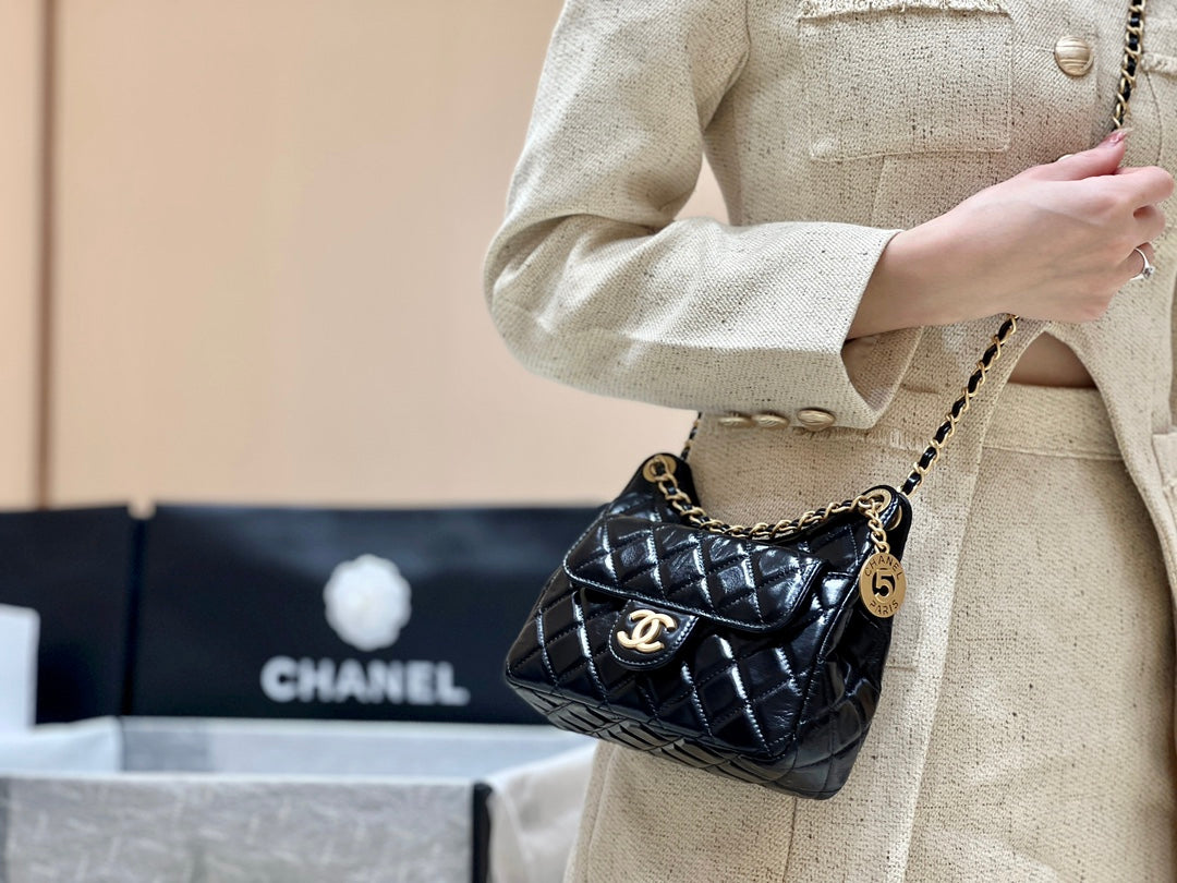 小香家-Chanel Hobo 23c早春款 油蠟皮黑色 小號