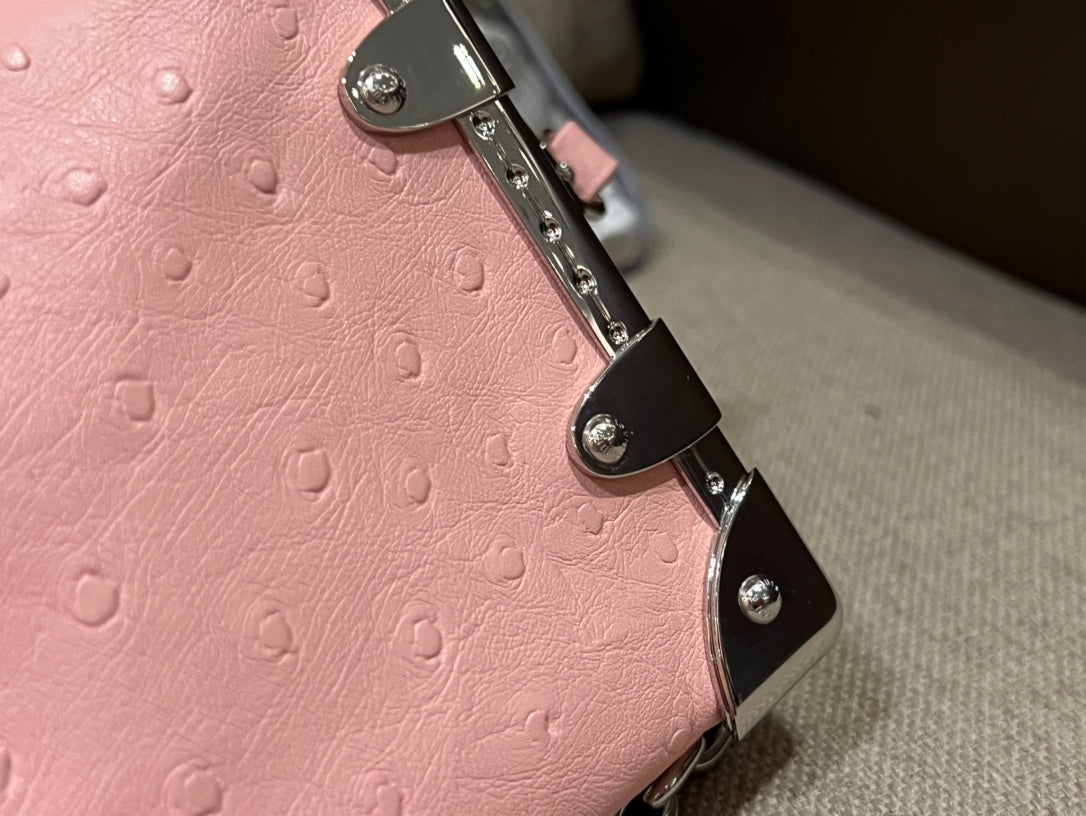 M25445  路L家-SLIM SIDE TRUNK鍊條包 粉色