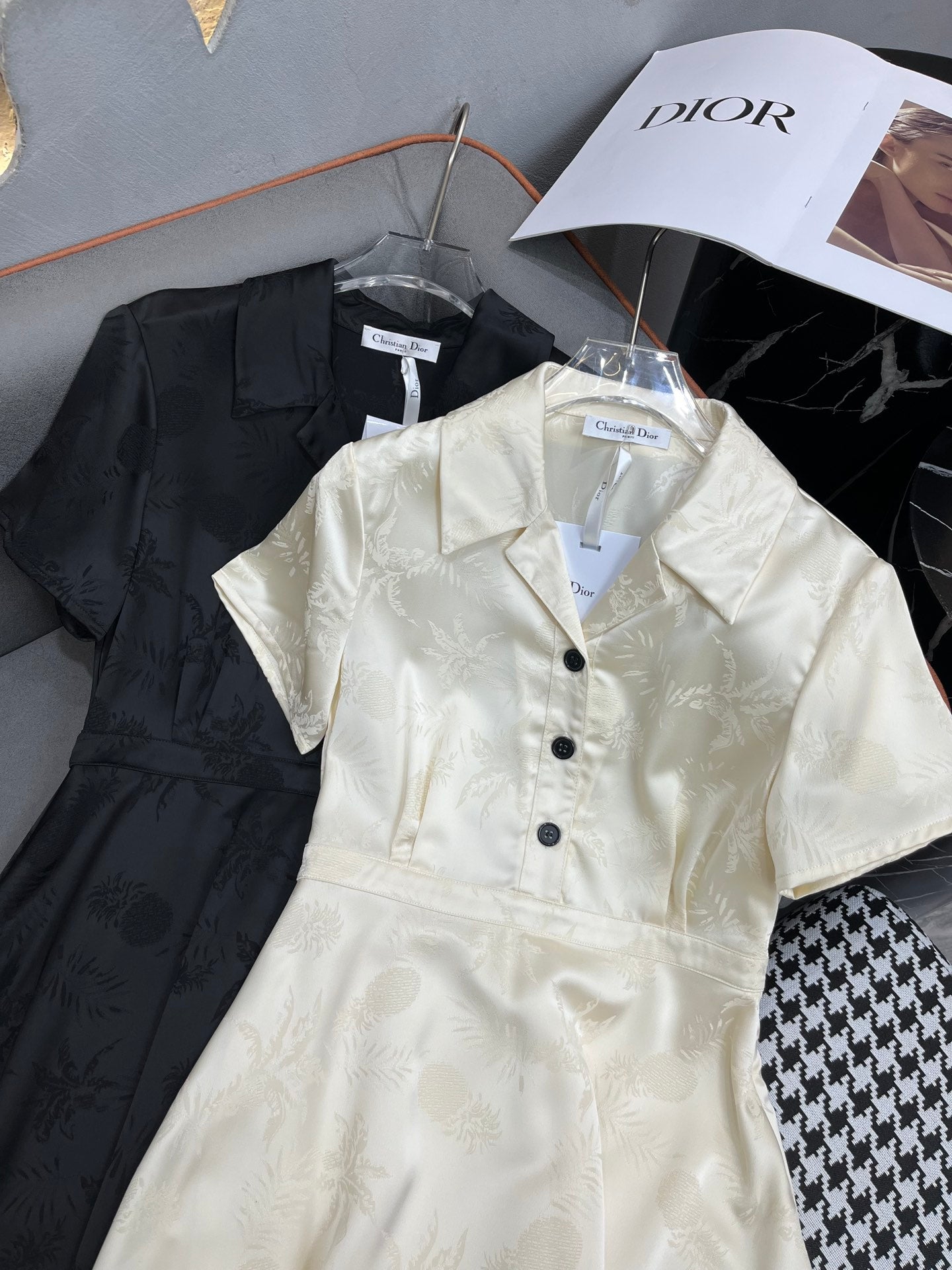 迪D家-2403 24SS夏季新款翻領連身裙 黑色
