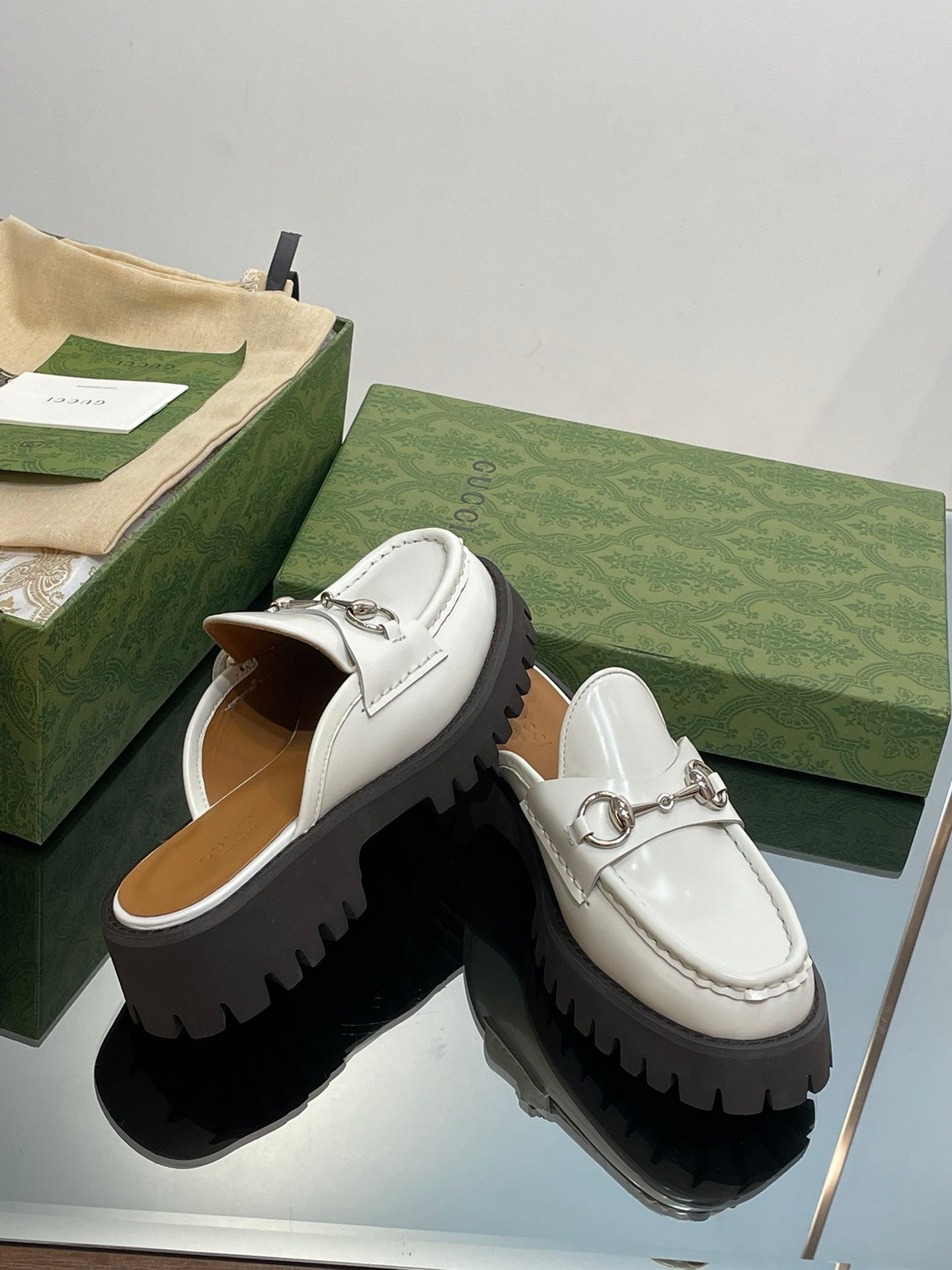 古G家-2024 馬銜扣厚底樂福拖鞋 白色