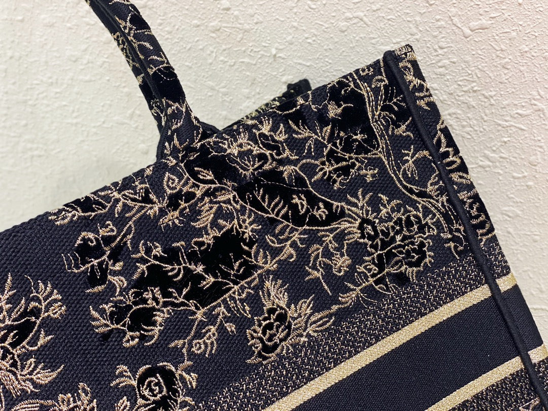 迪D家 Book Tote 刺繡天鵝絨和金屬光澤線 大號41.5cm
